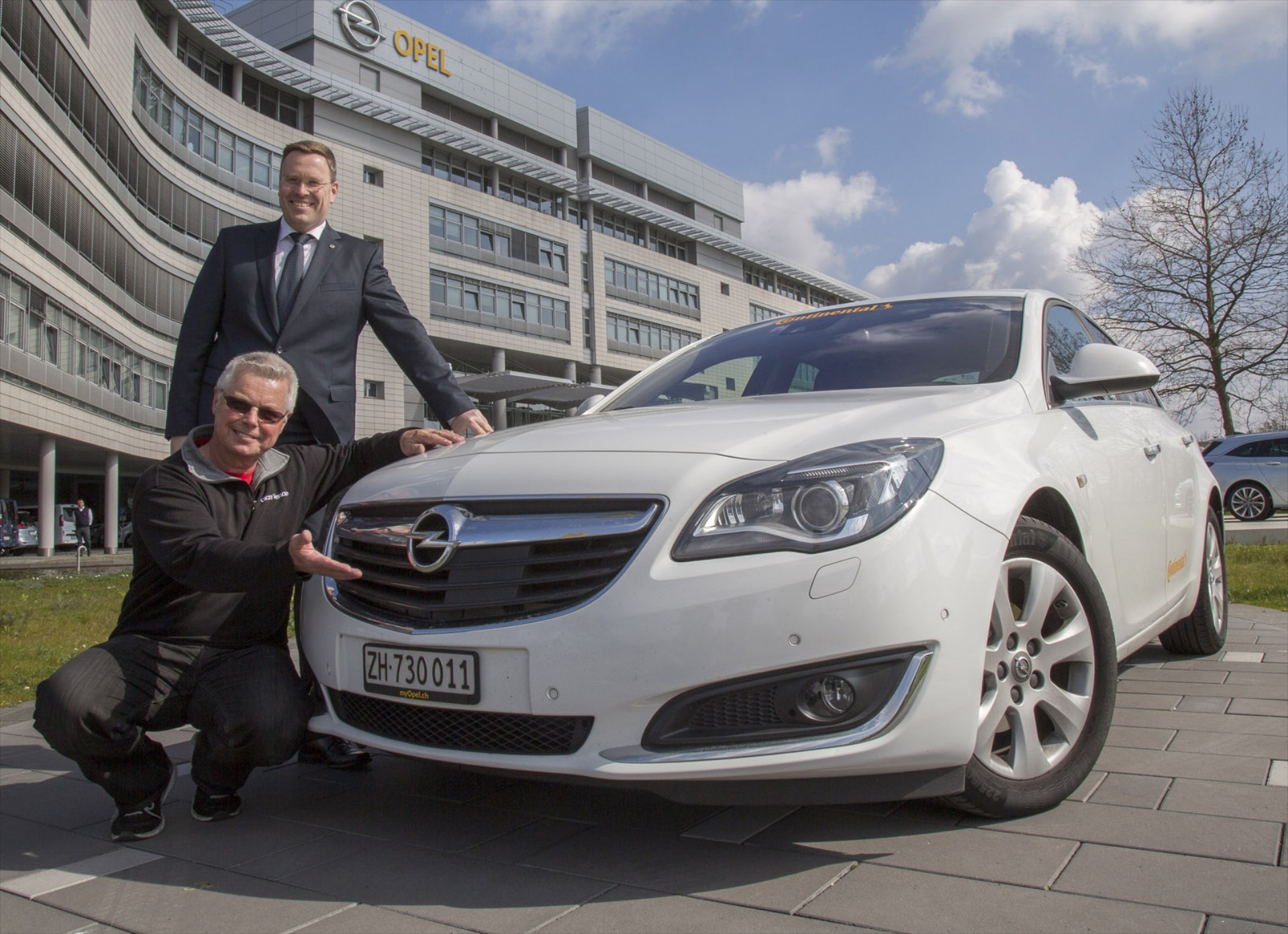 Opel Insignia: 2.111 km με ένα ρεζερβουάρ