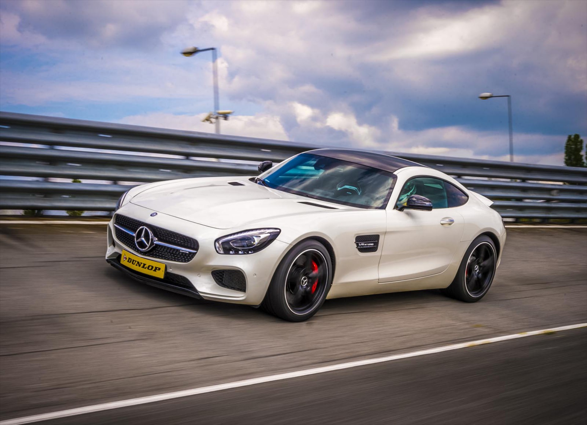 Νέο Dunlop Sport Maxx RT2 για σπορ αυτοκίνητα