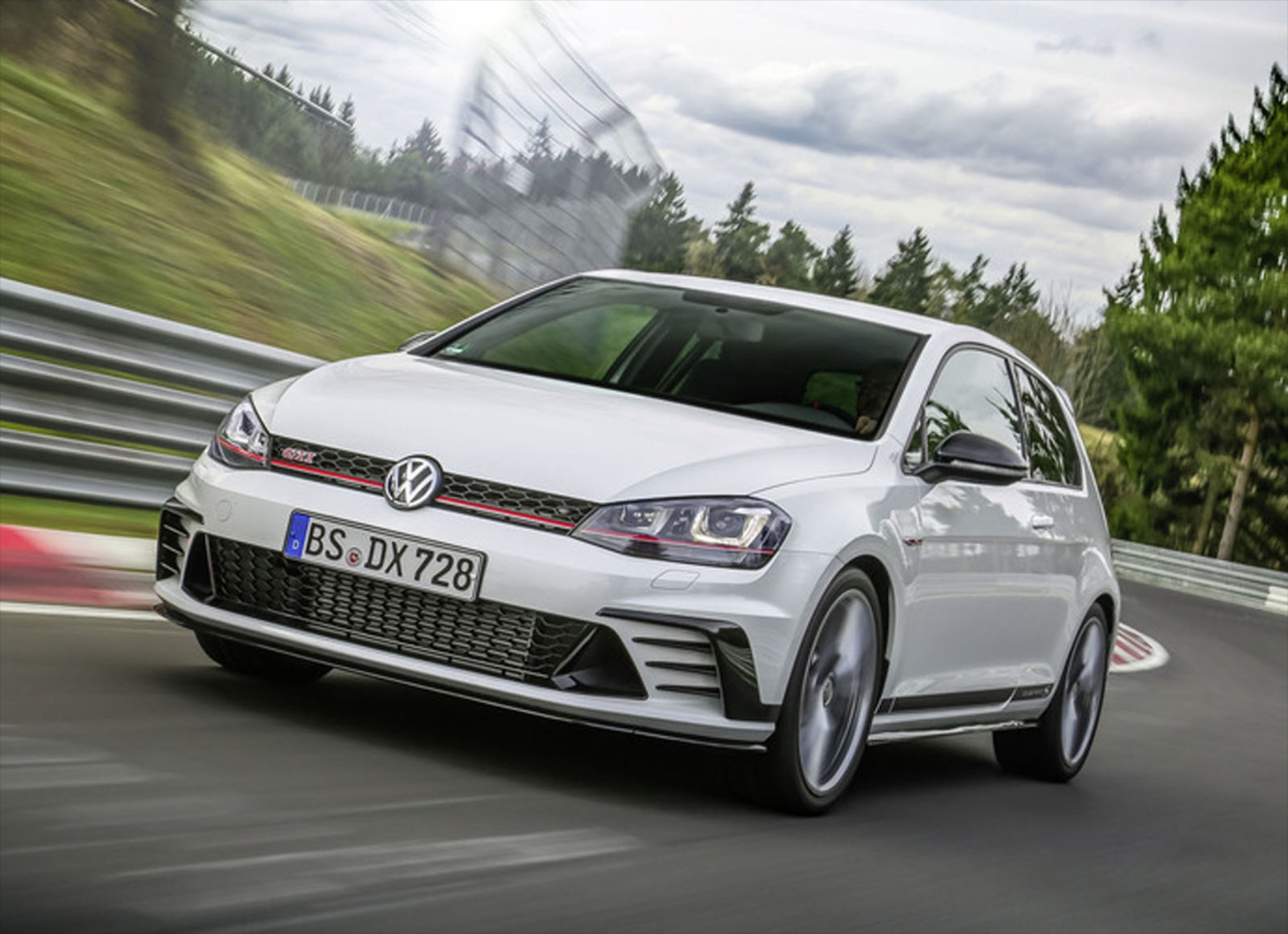 Αποκάλυψη Volkswagen Golf GTI Clubsport S