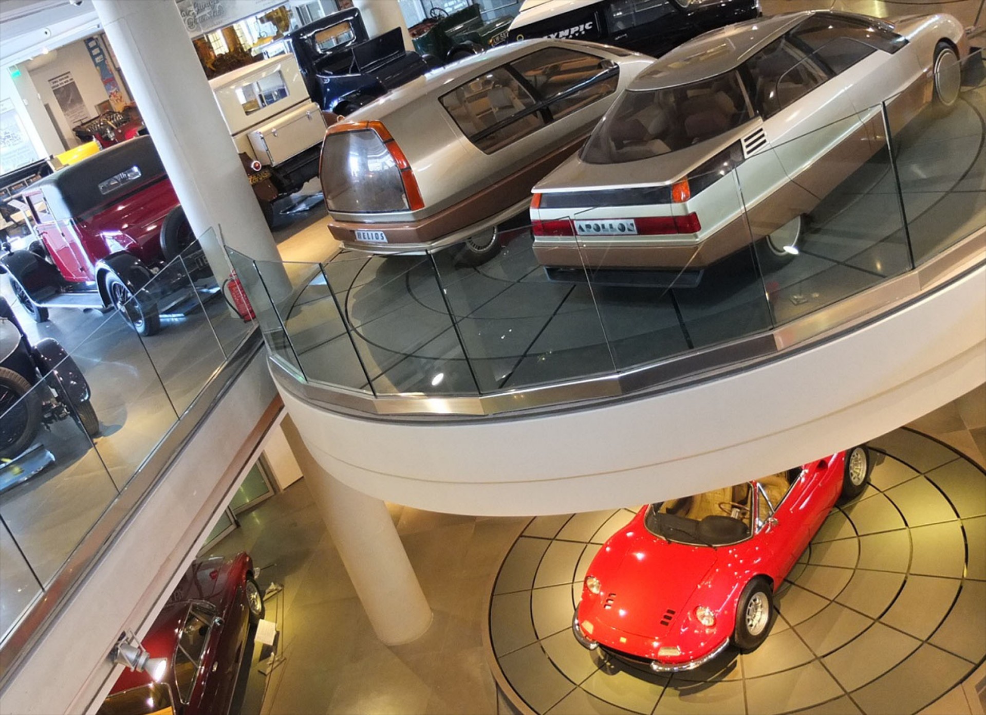 Μουσείο Αυτοκινήτου: Τα «διάφανα»