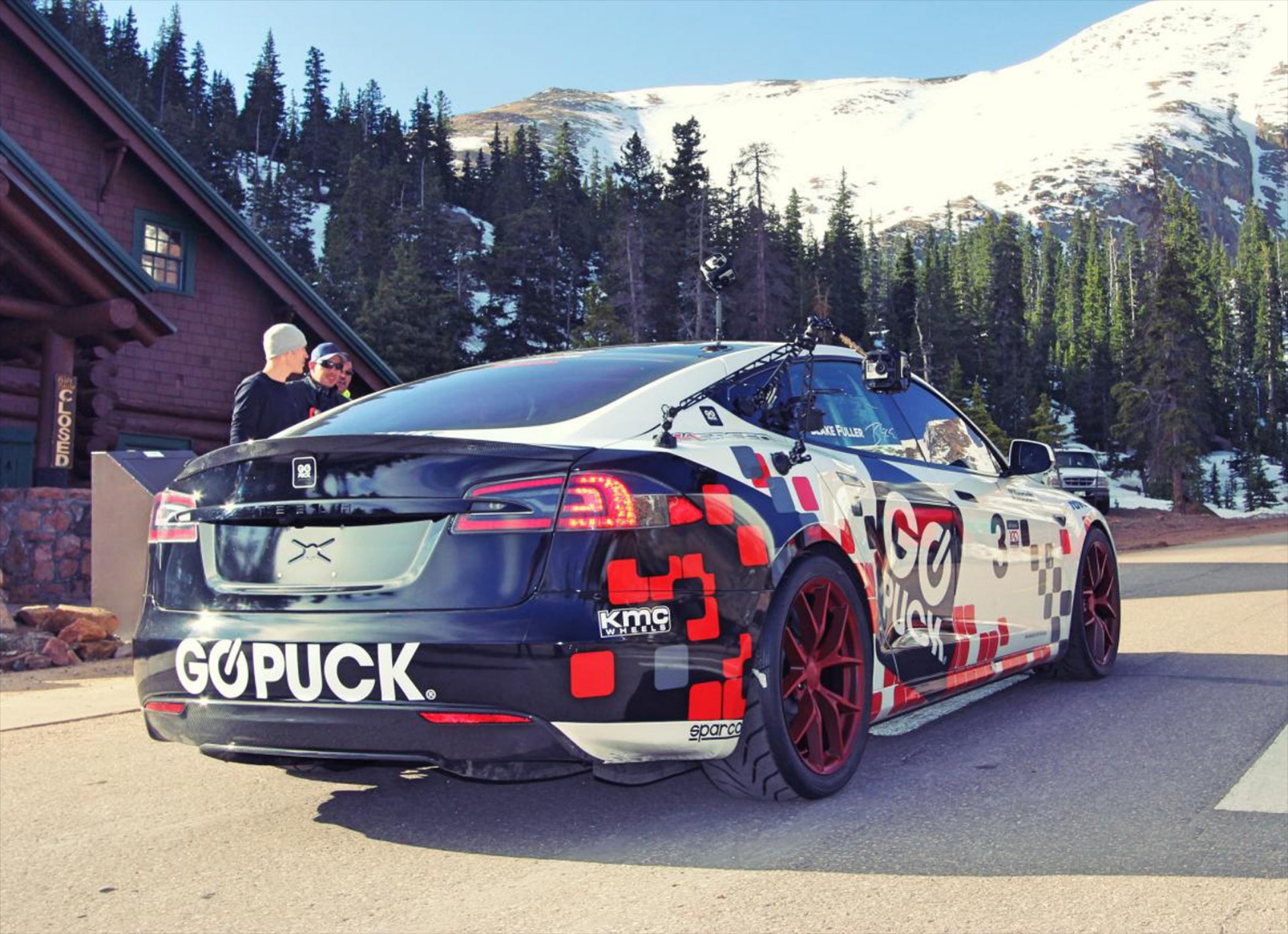 Αγωνιστικό Tesla Model S για… πρώτη φορά