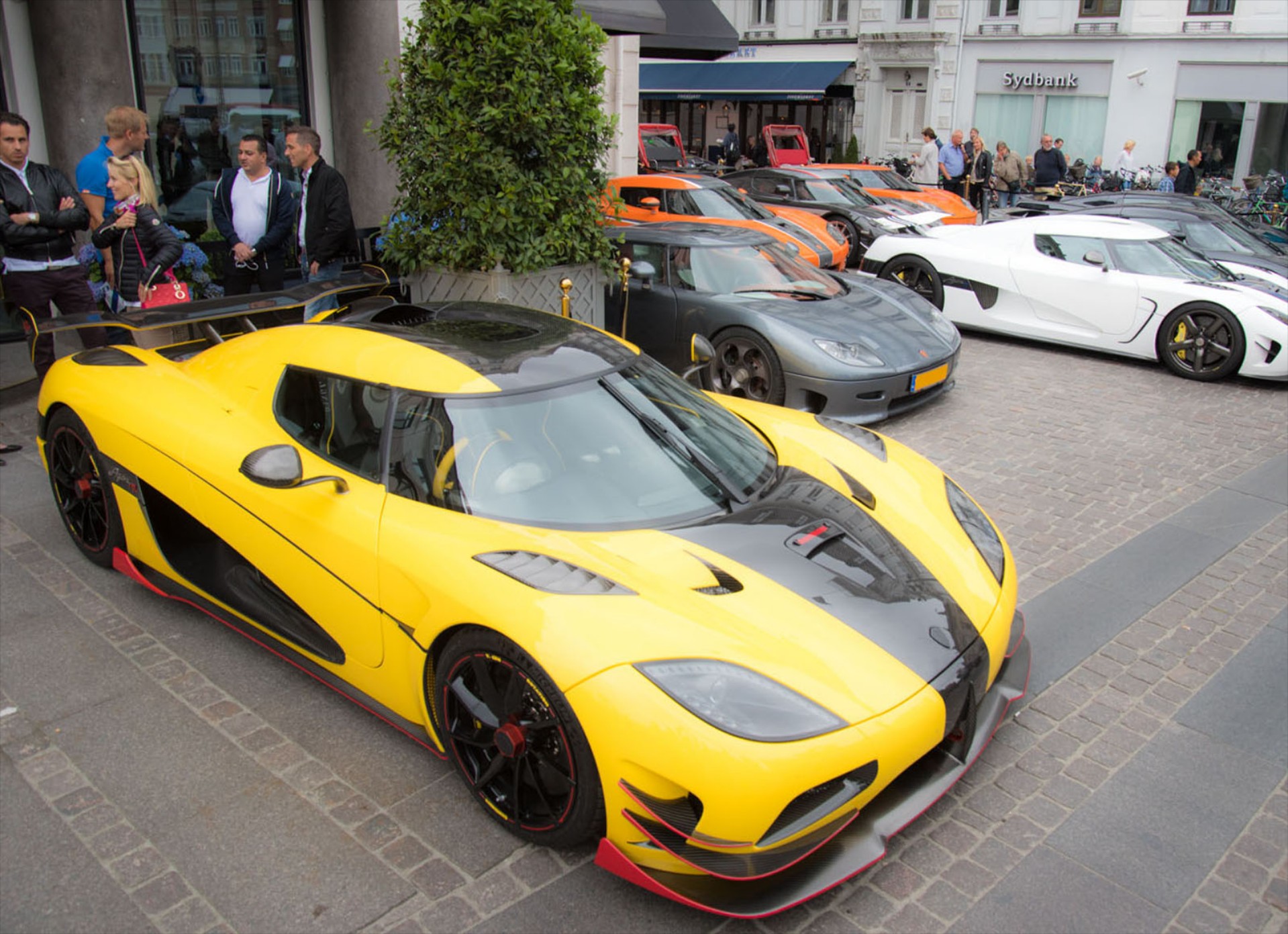 1η συγκέντρωση ιδιοκτητών Koenigsegg (video)