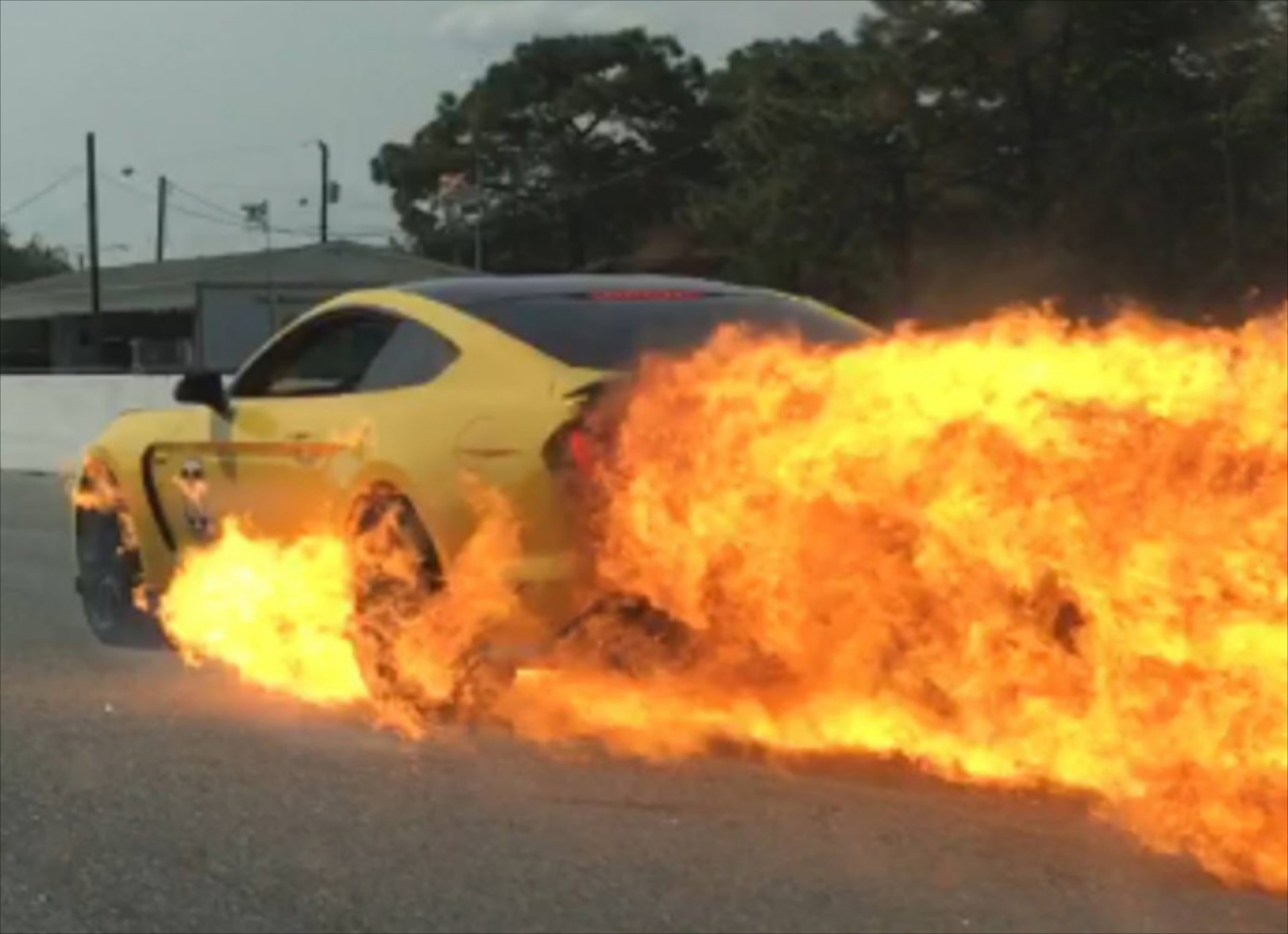 Στις φλόγες Ford Mustang GT350