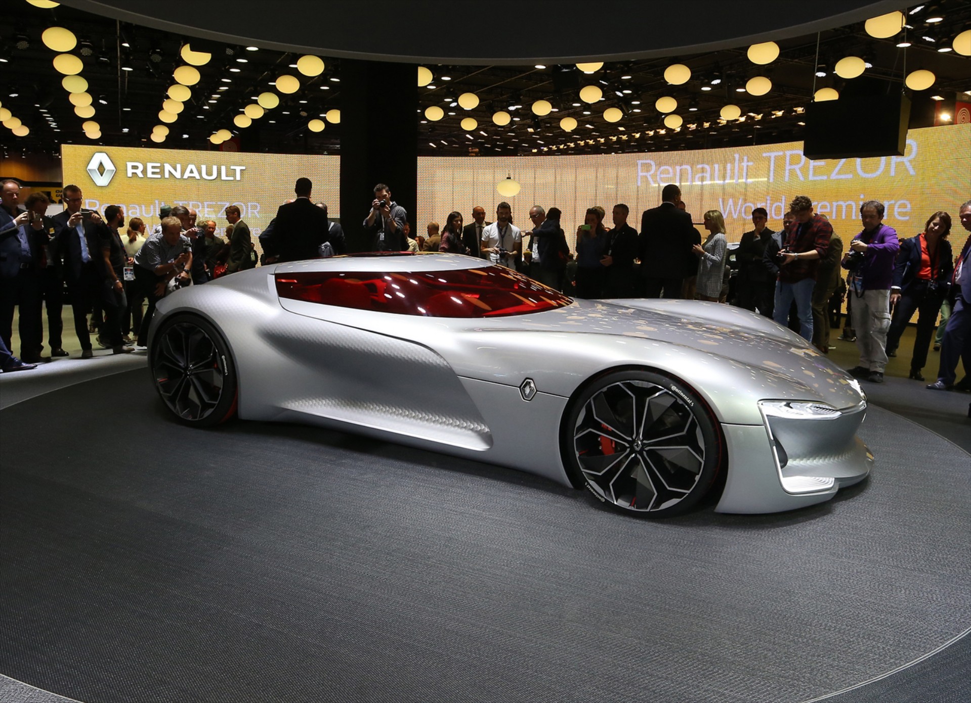 Renault Trezor: Ξεπερνά τη φαντασία (video)