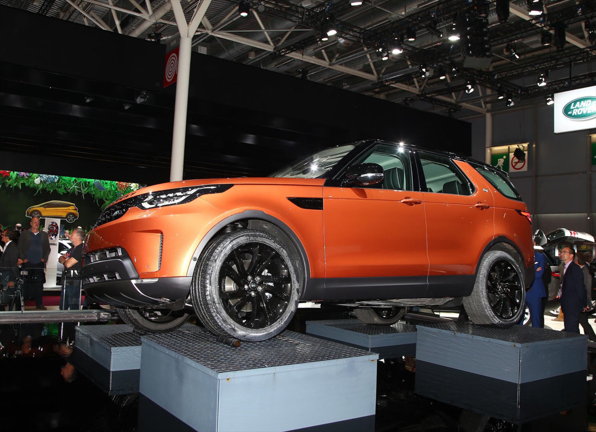 Αυτό είναι το νέο Land Rover Discovery