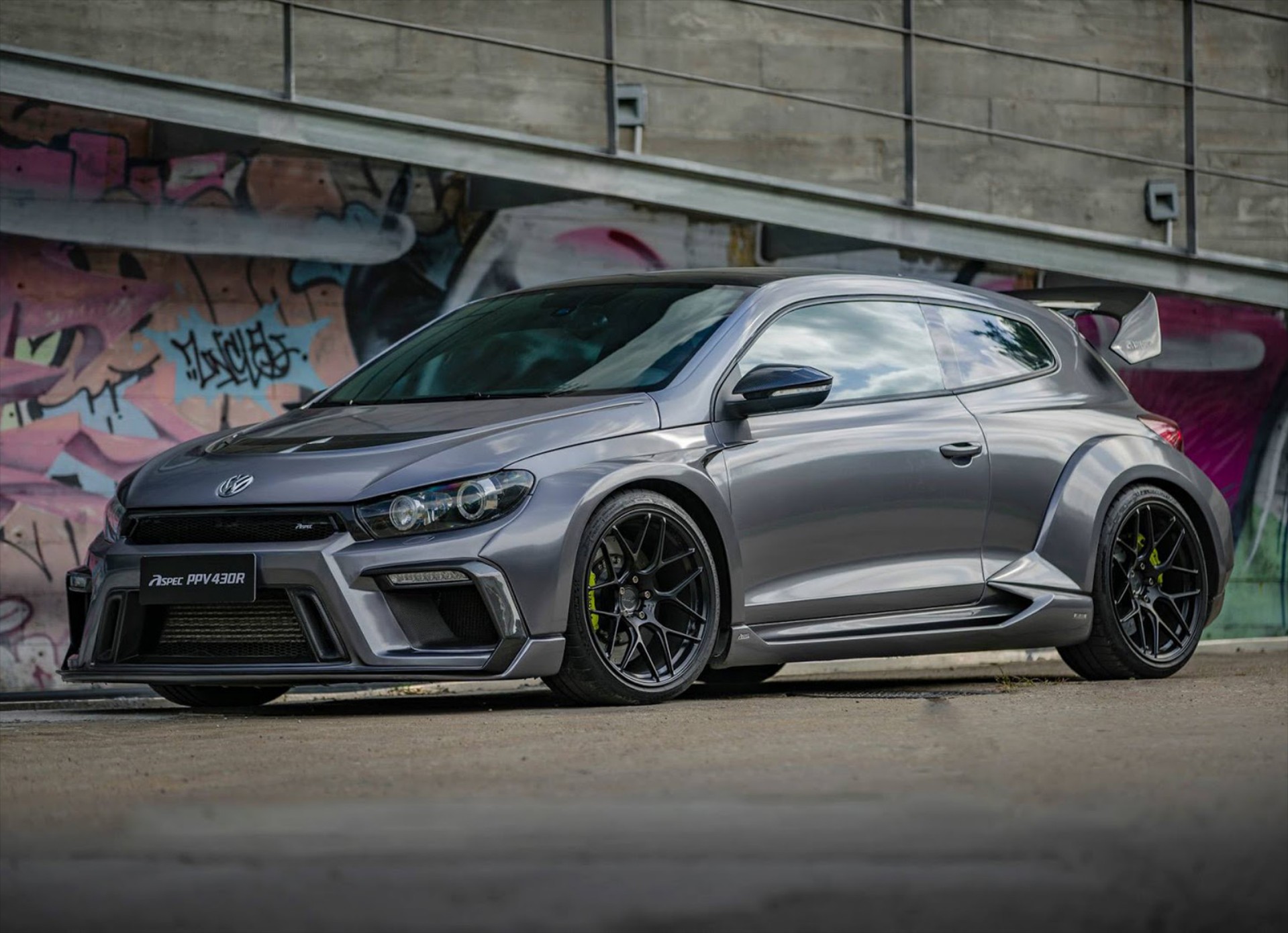 Ένα VW Scirocco… τούμπανο