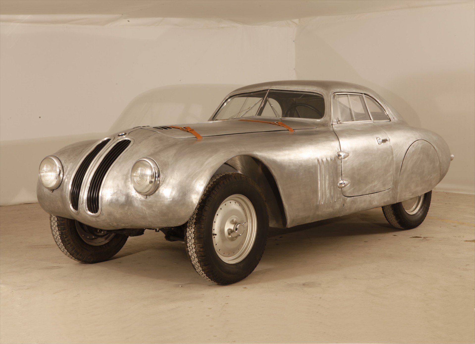 Το Μουσείο Αυτοκινήτου τιμά τα 100 χρόνια BMW 