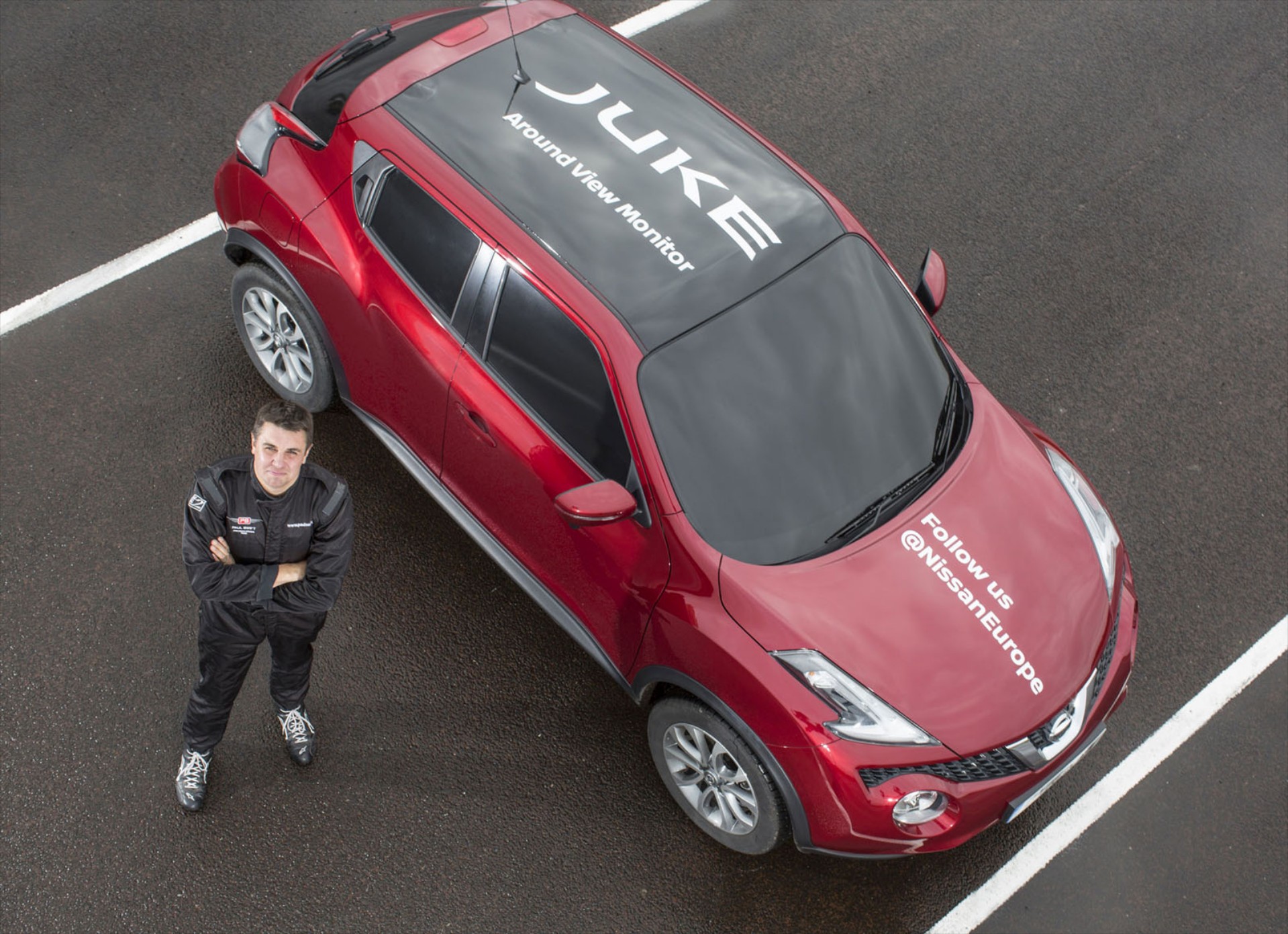 Το Nissan Juke πάει ανάποδα και στα τυφλά (video)