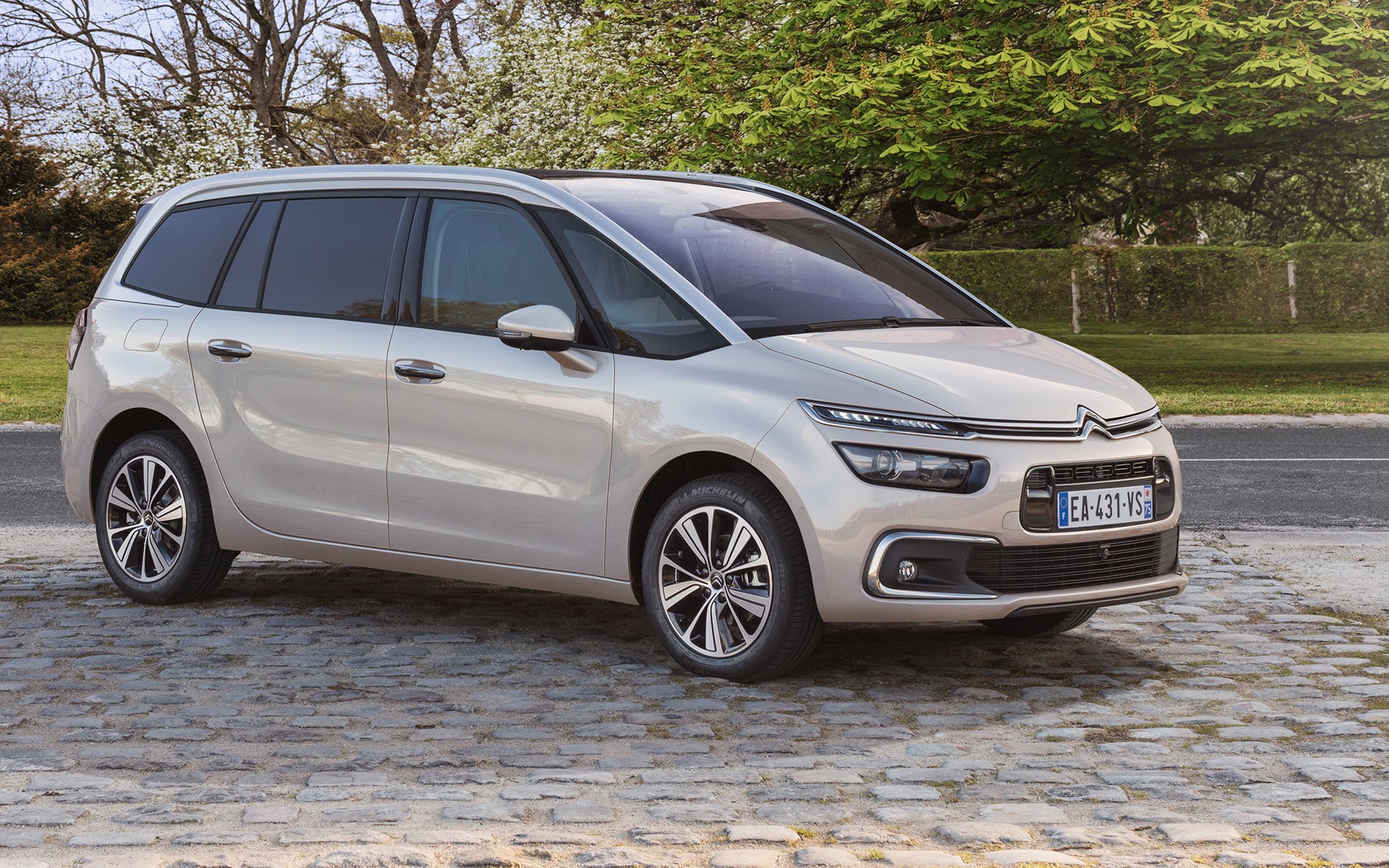 <br />
<b>Notice</b>: Undefined property: stdClass::$title in <b>/home/www3gocar/public_html/templates/t2024/ice_c/9a1326b63621589c2d0ae49576f7df8a09573c42_0.file.box.featured.tpl.php</b> on line <b>89</b><br />