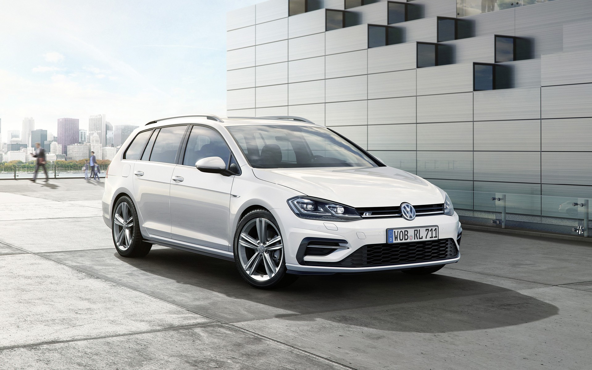 Σε έκδοση R-Line το ανανεωμένο Golf