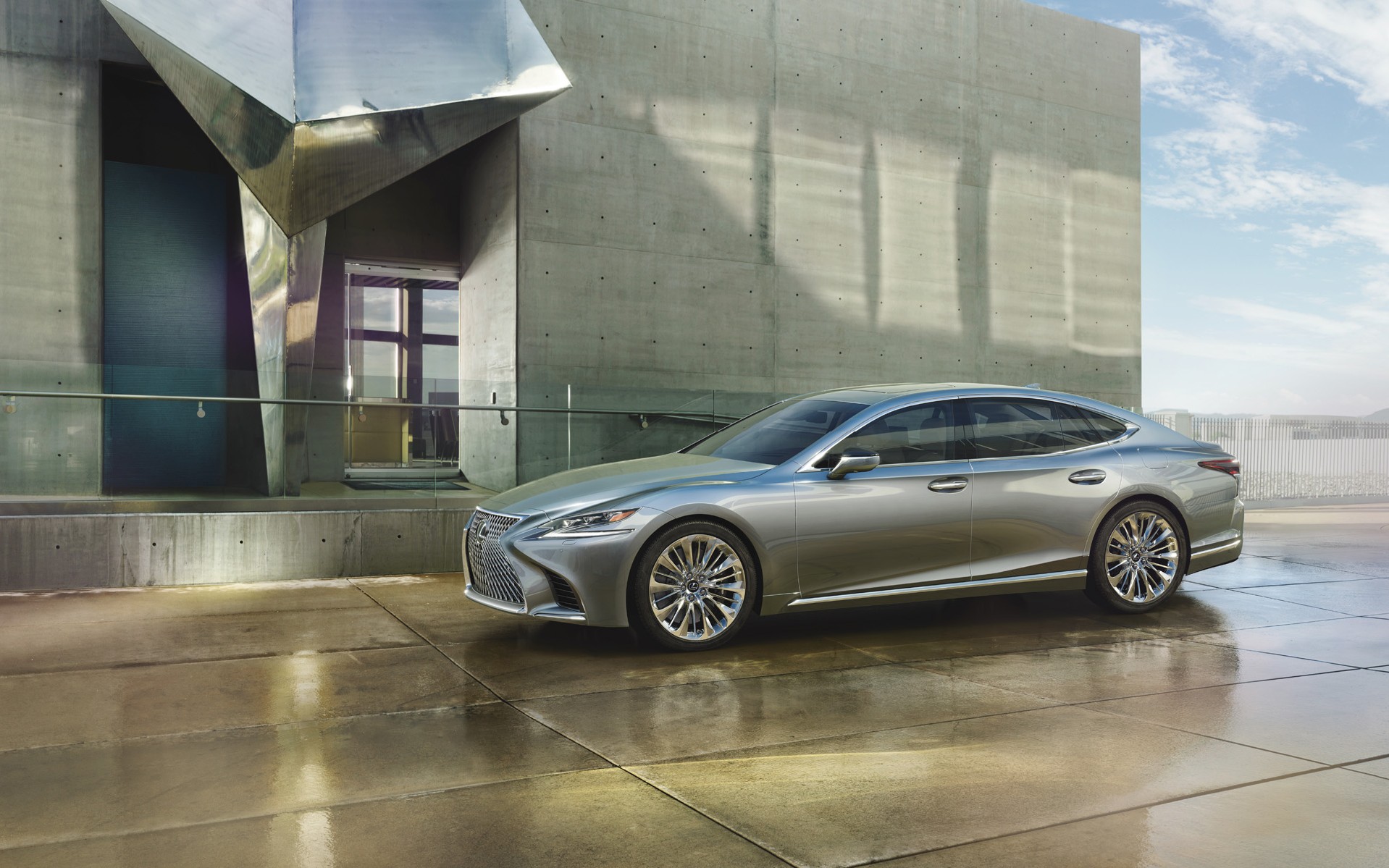 Αυτό το Lexus θα τα βάλει με Audi-BMW-Mercedes