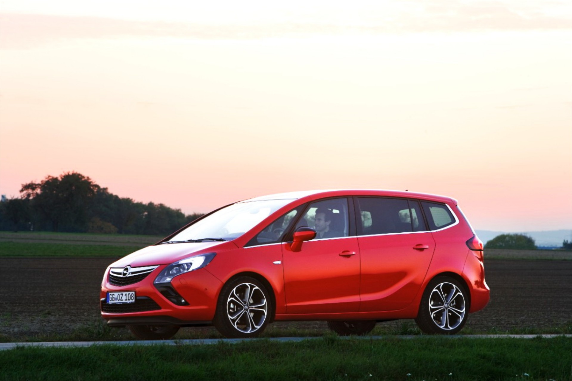 Opel Zafira με νέους diesel 1.6 & 2.0