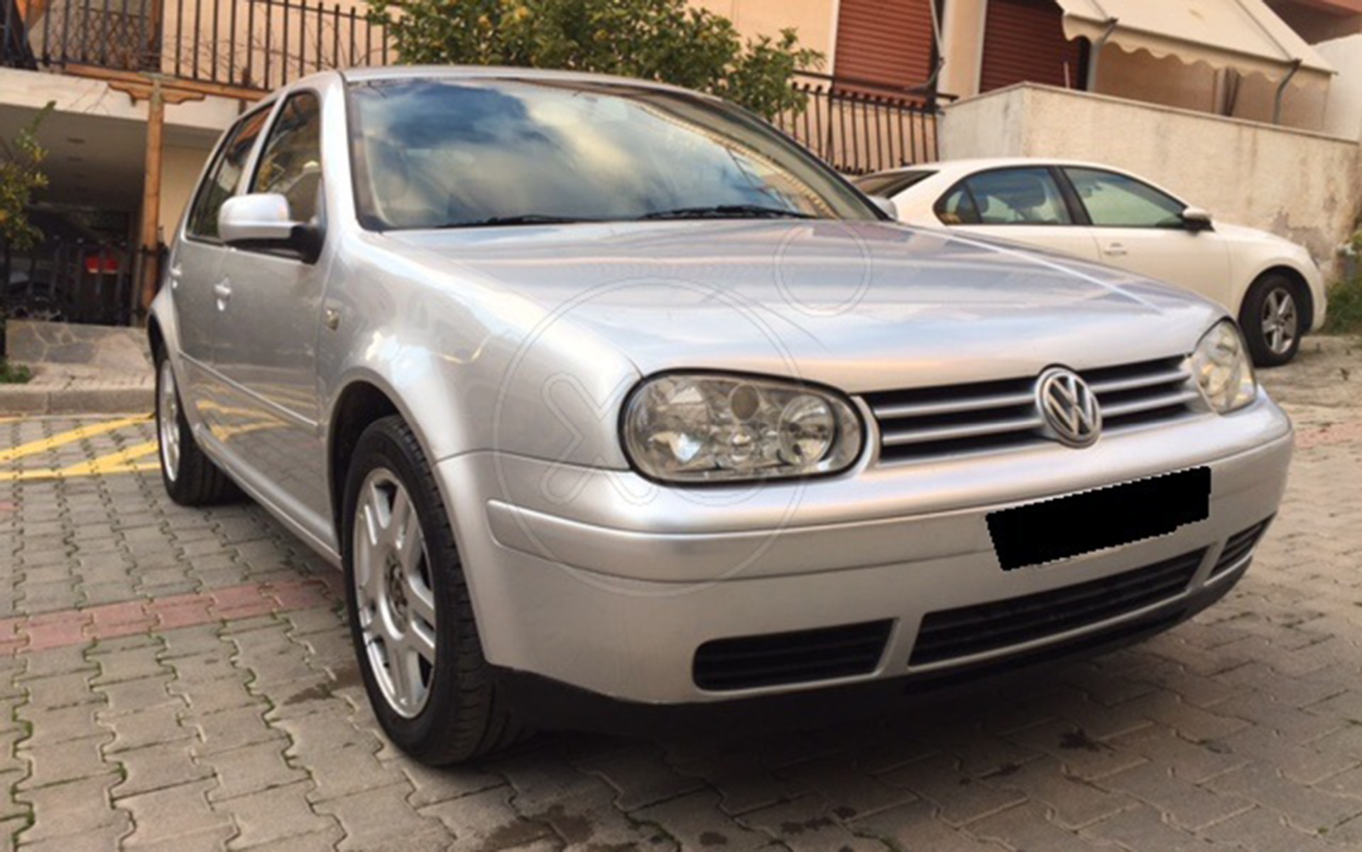 5 μεταχειρισμένα VW Golf από 2.300 ευρώ