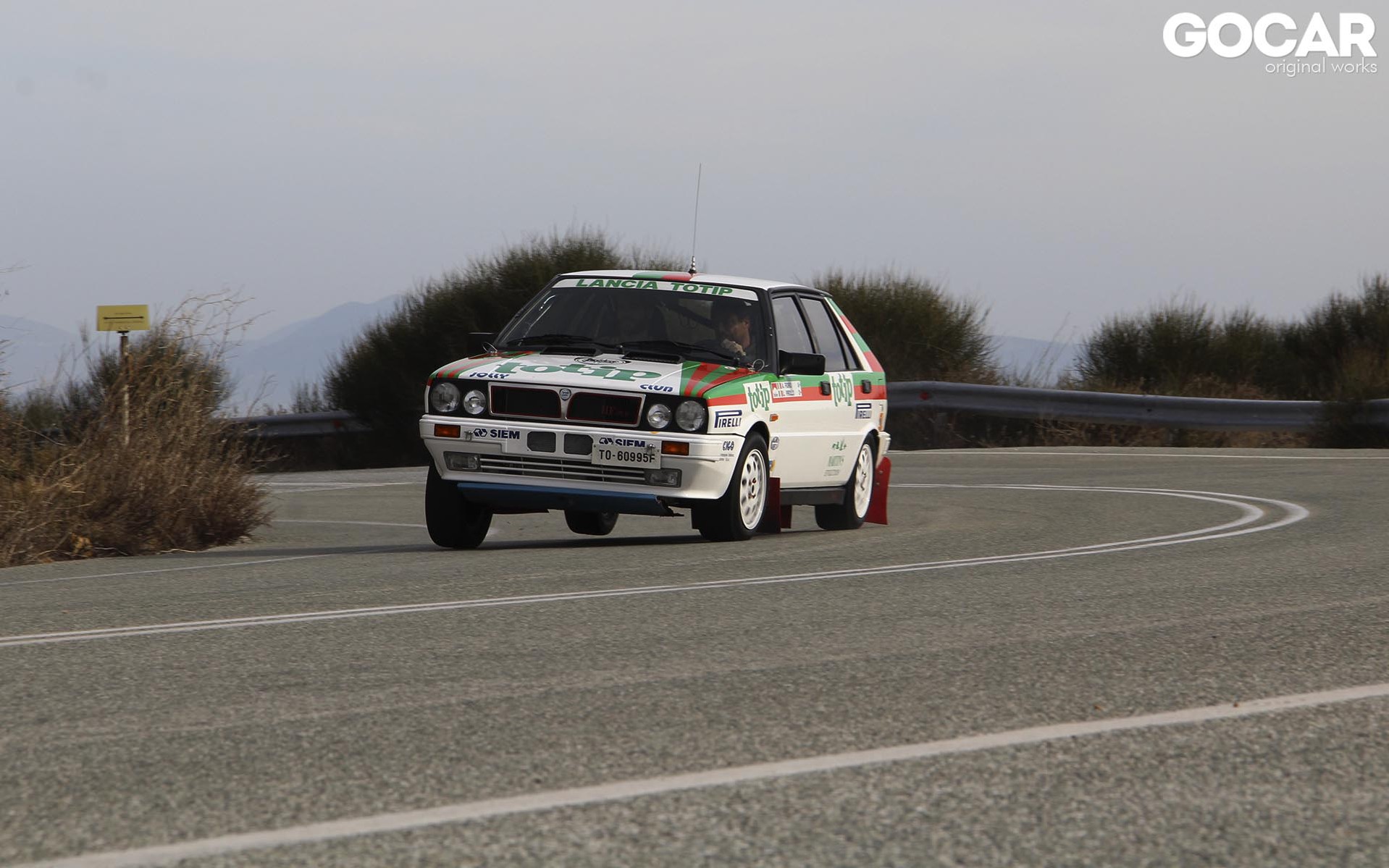 Οδηγική γνωριμία με μια Lancia Delta HF 4WD Group N