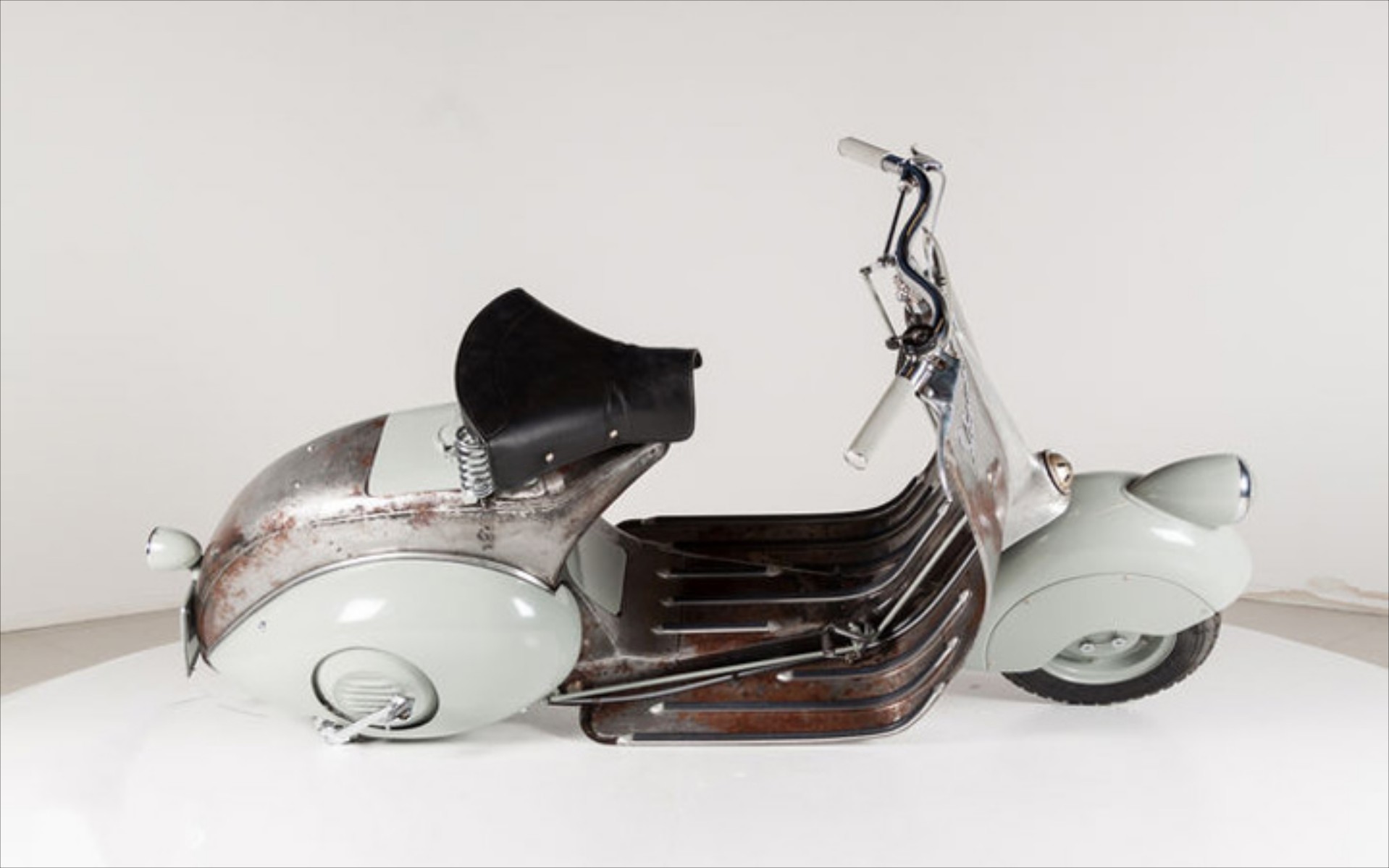 Μια Vespa αξίας 300.000 ευρώ