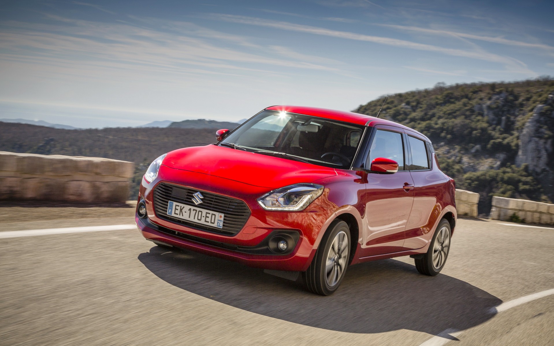 ΟΔΗΓΟΥΜΕ: Νέο Suzuki Swift 1.0 Turbo