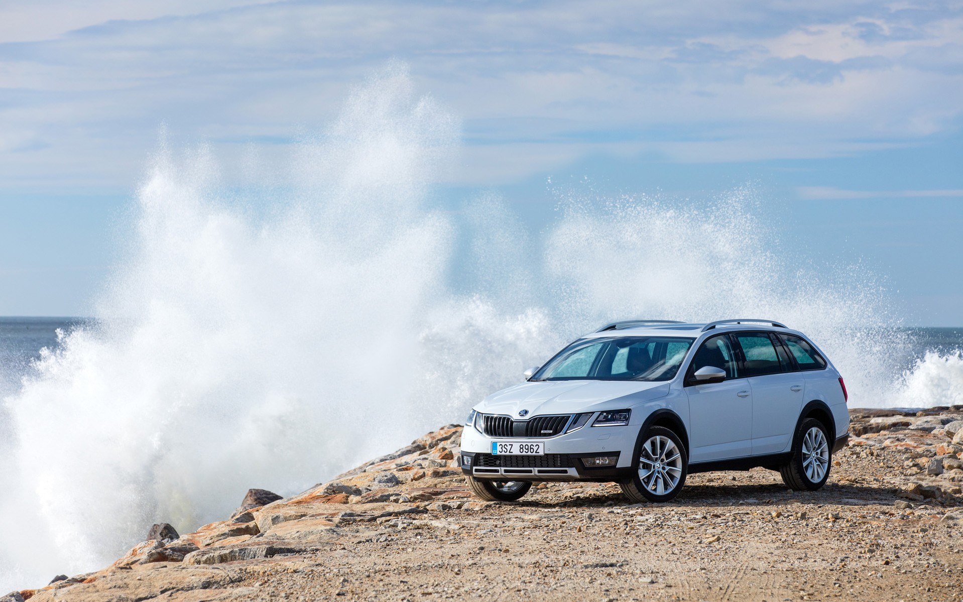 ΟΔΗΓΟΥΜΕ το νέο Skoda Octavia Scout