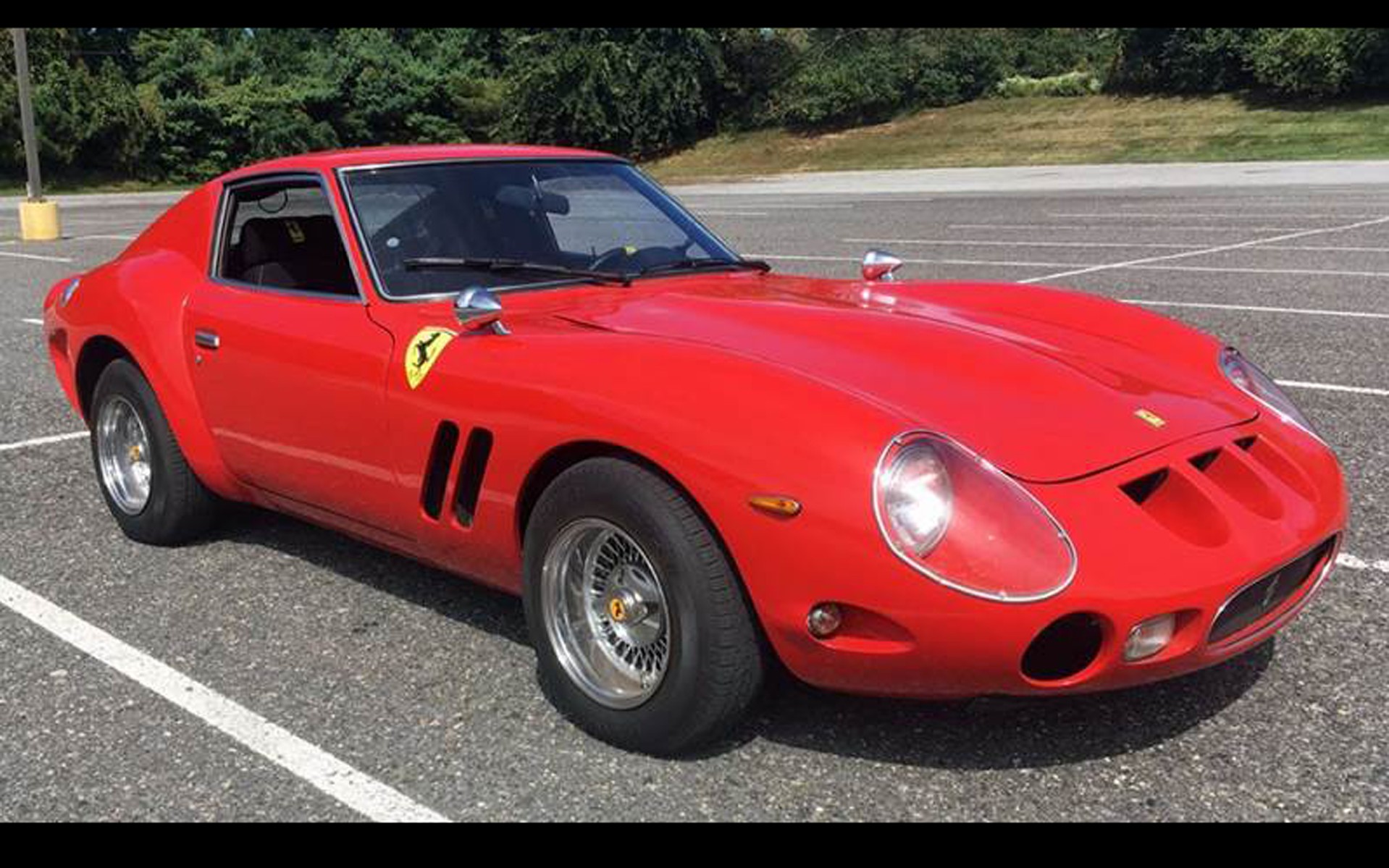 Datsun σαν Ferrari 250 GTO;