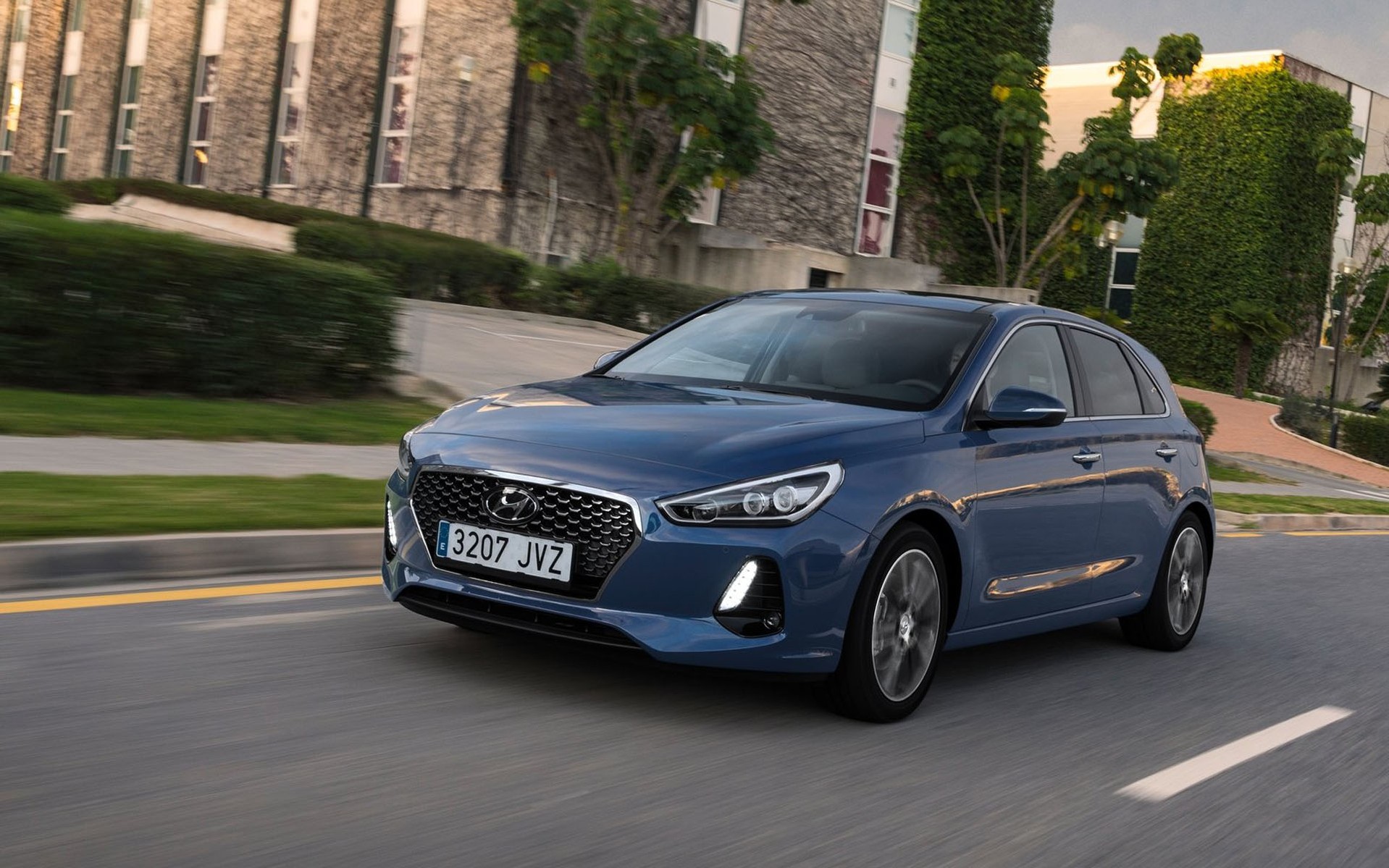 Νέο Hyundai i30 με κορυφαίο πακέτο ασφάλειας S-10