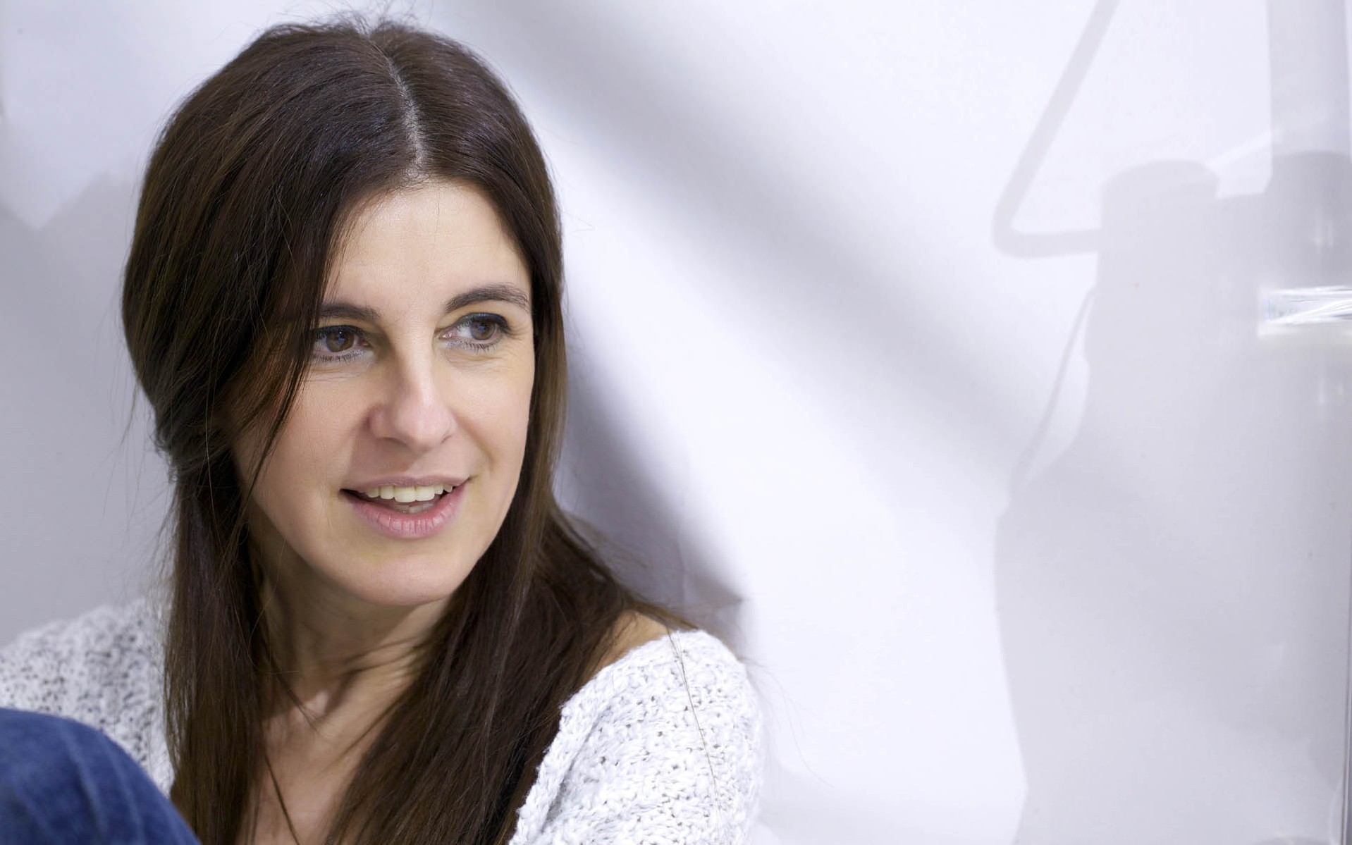 Η νέα έκθεση της Ντένης Θεοχαράκη