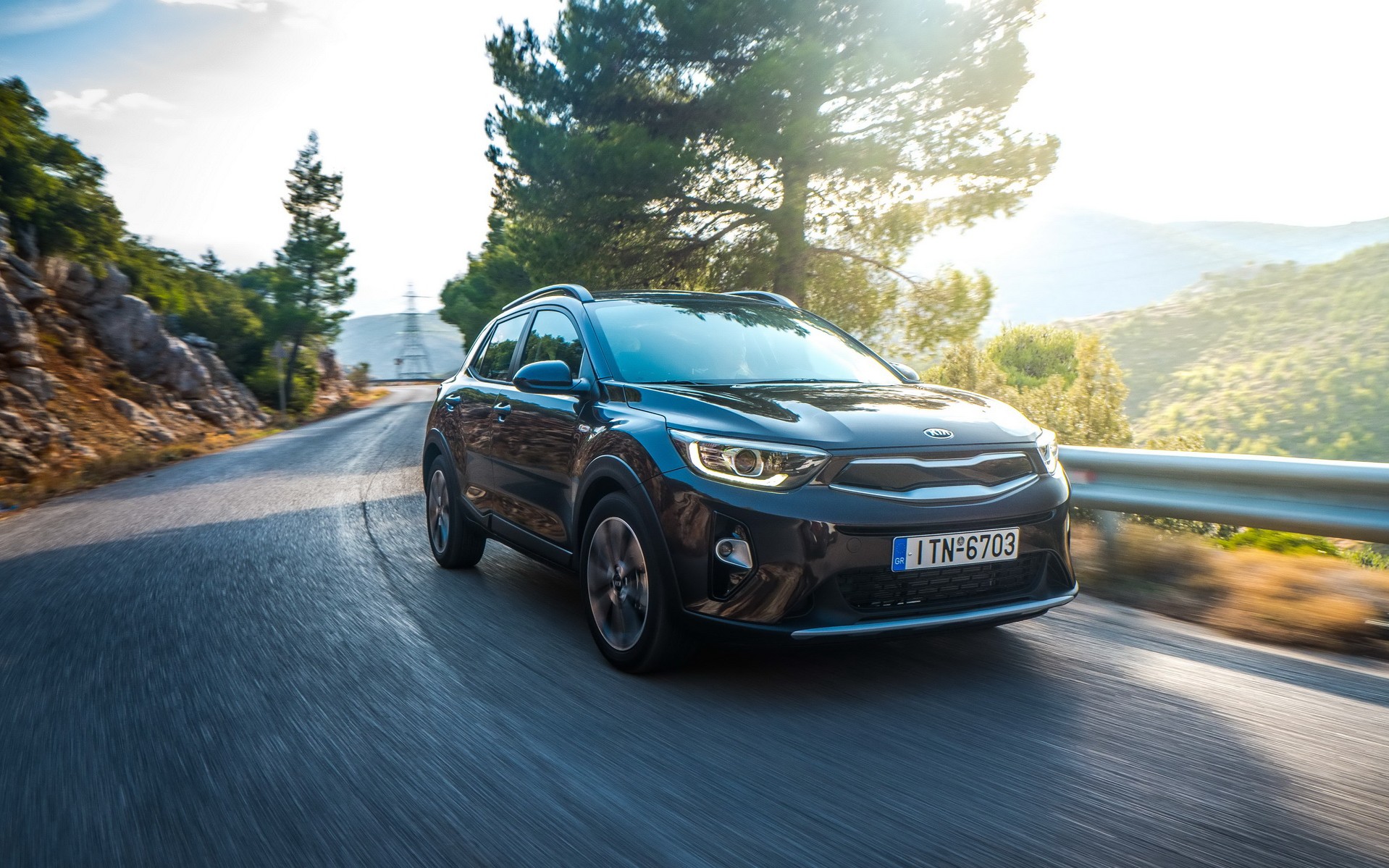 Οδηγούμε το νέο Kia Stonic 1.2 στην Αθήνα