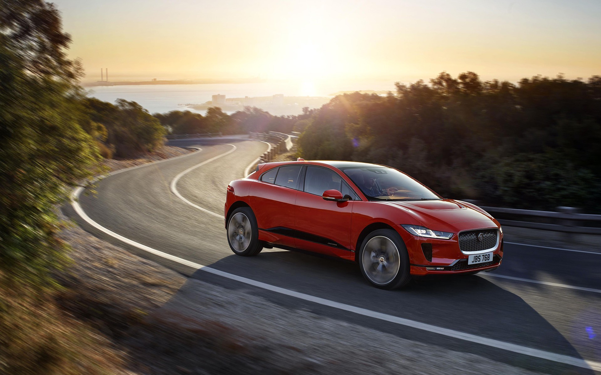 Το πρώτο ηλεκτρικό SUV της Jaguar με αυτονομία 480 km (vid)