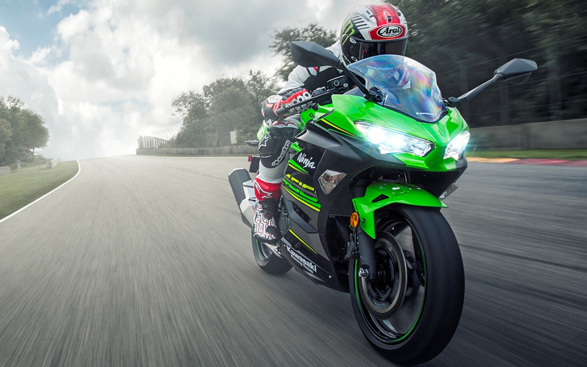 Η νέα Kawasaki Ninja 400 στην Ελλάδα