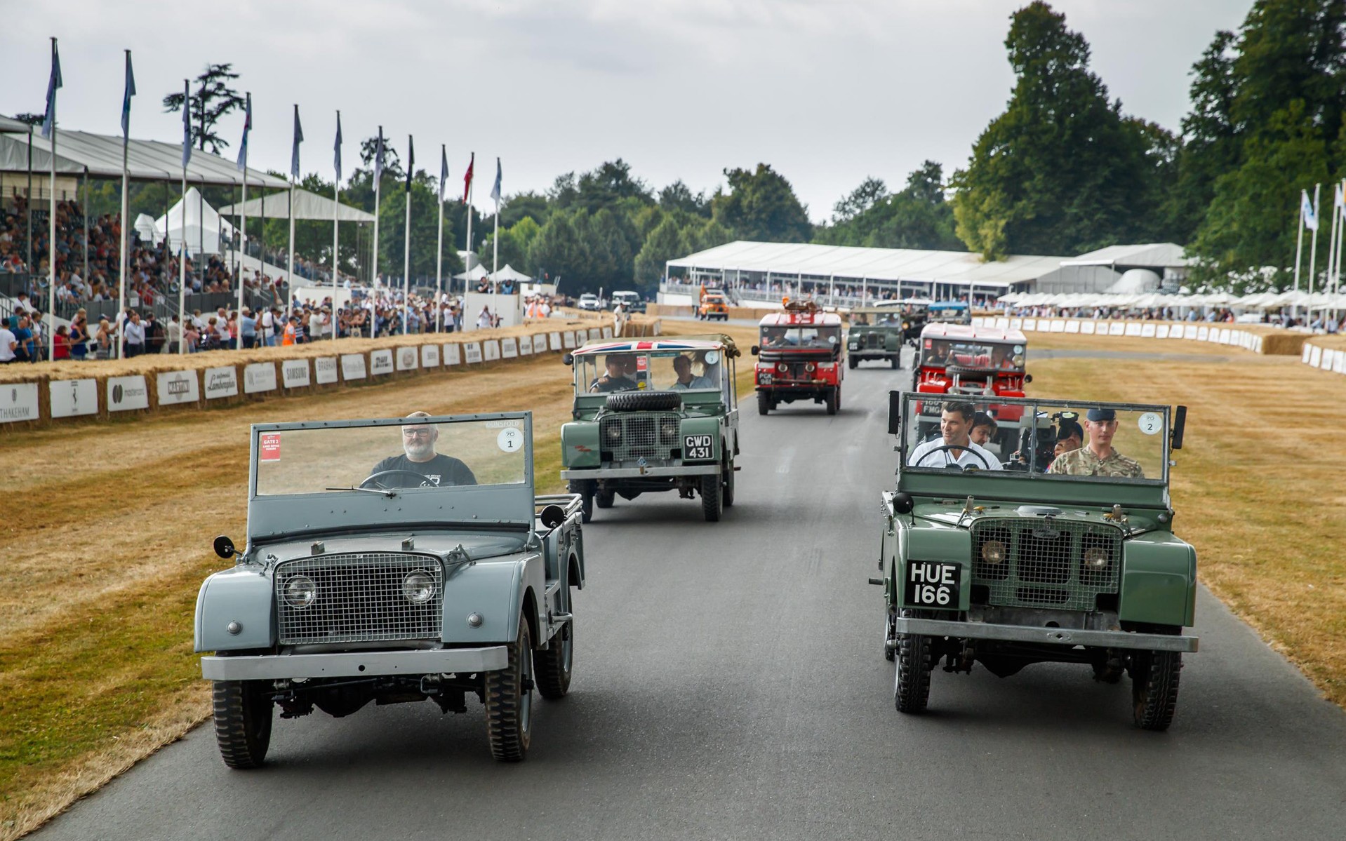 Η μεγαλύτερη παρέλαση Land Rover