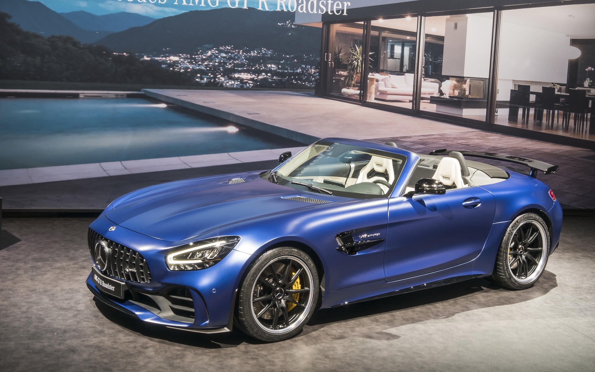 Η νέα Mercedes-AMG GT R Roadster με τους 585 ίππους