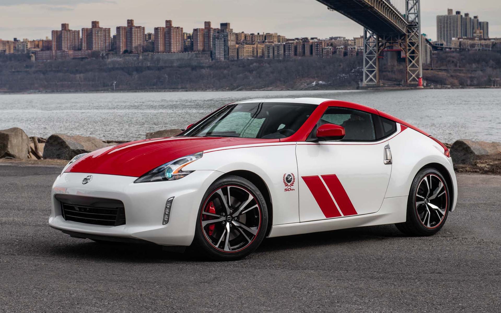 H Nissan γιορτάζει με ένα επετειακό 370Z