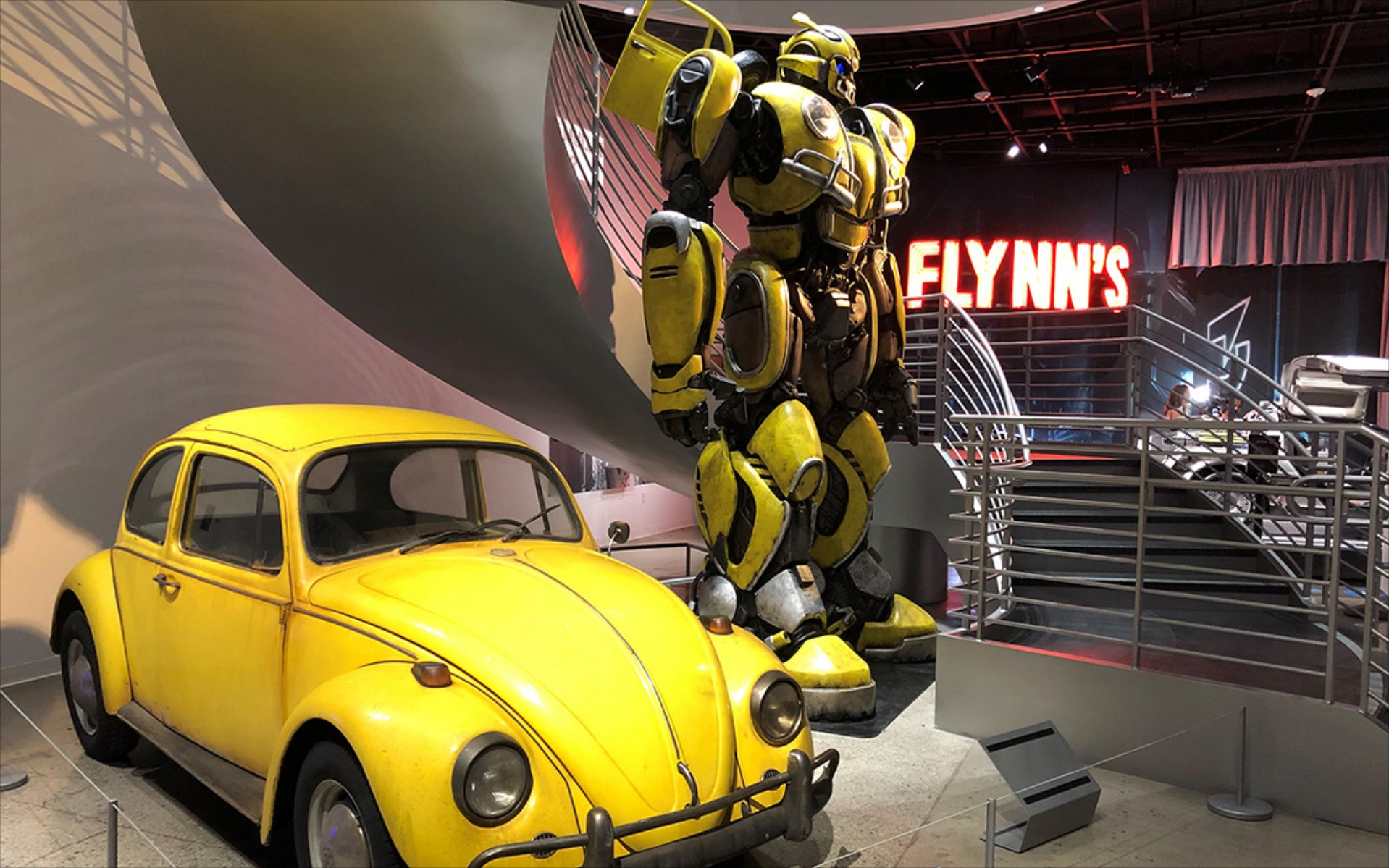 Τα πιο διάσημα αυτοκίνητα του cinema σε μια σπάνια έκθεση