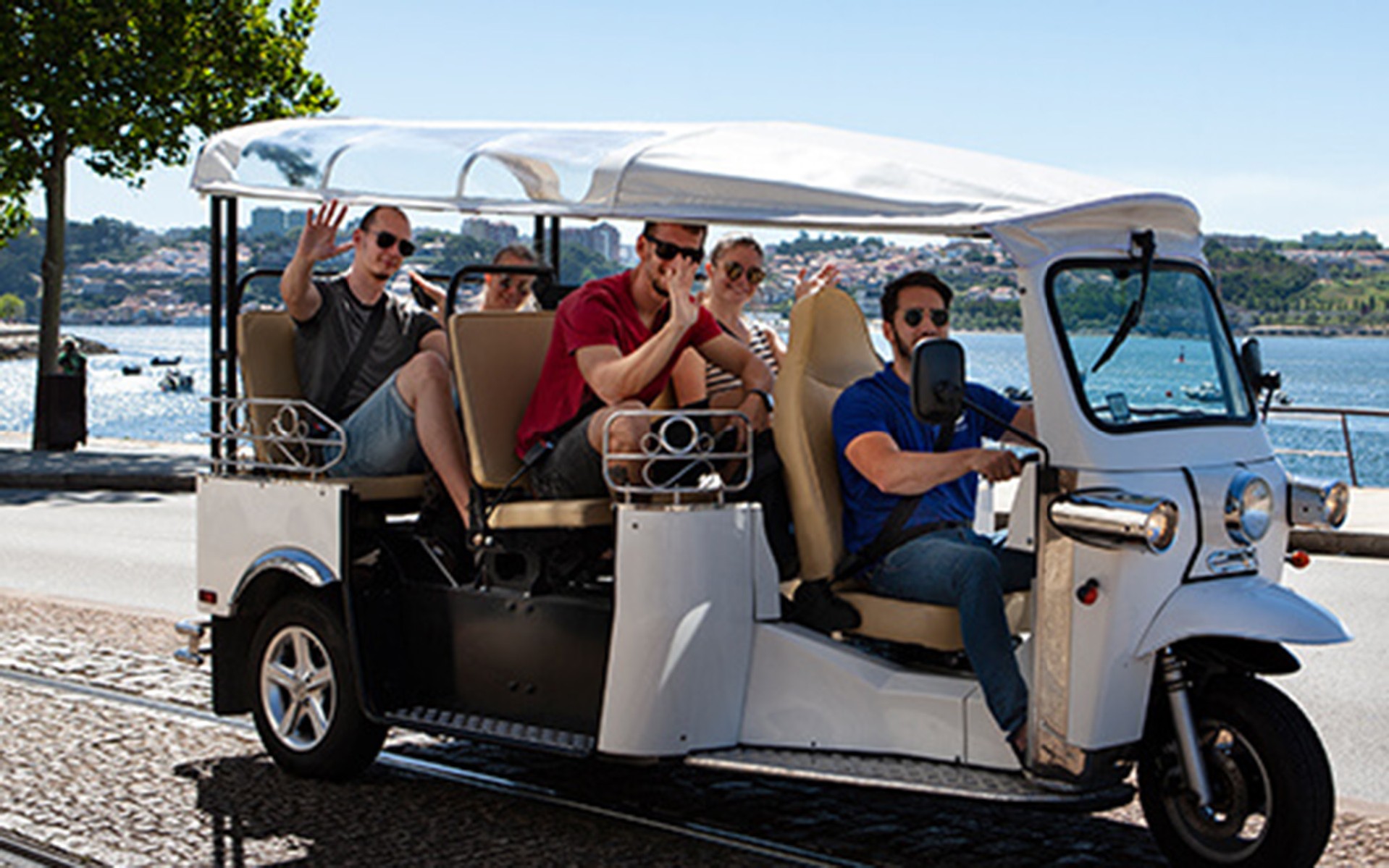 Tuk-Tuk: ‘Άρωμα’ Ταϊλάνδης σε Αθήνα, Τήνο, Μύκονο και Σαντορίνη