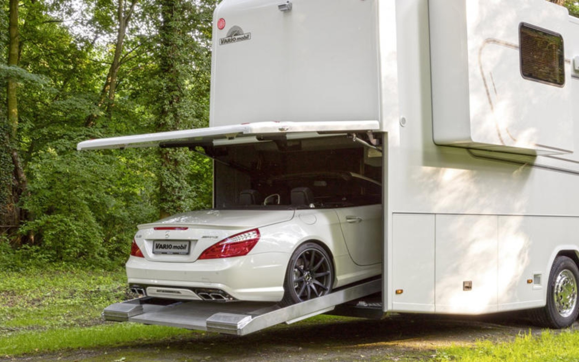 Απίστευτα τροχόσπιτα με… γκαράζ (φωτογραφίες)