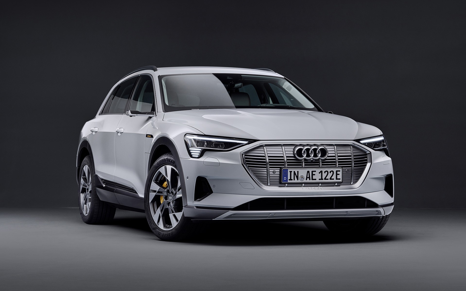 Νέα βασική έκδοση Audi e-tron με 313 ίππους!