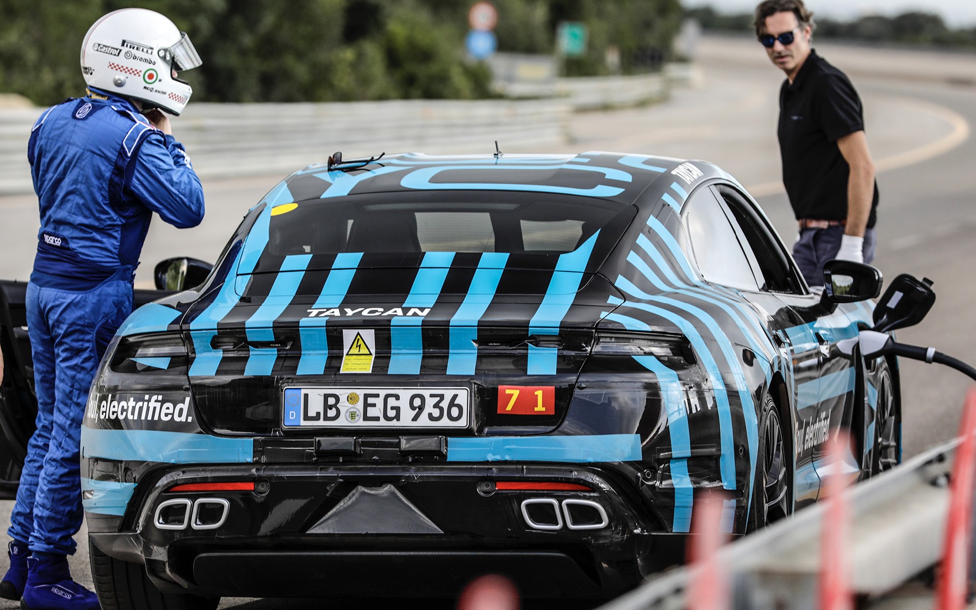 3.424 χλμ με ηλεκτρική Porsche σε 24 ώρες