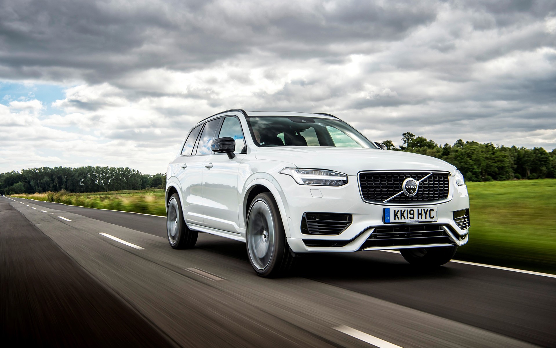 Νέο Volvo XC90: Αναβαθμίζεται με νέο ήπιο υβριδικό σύνολο