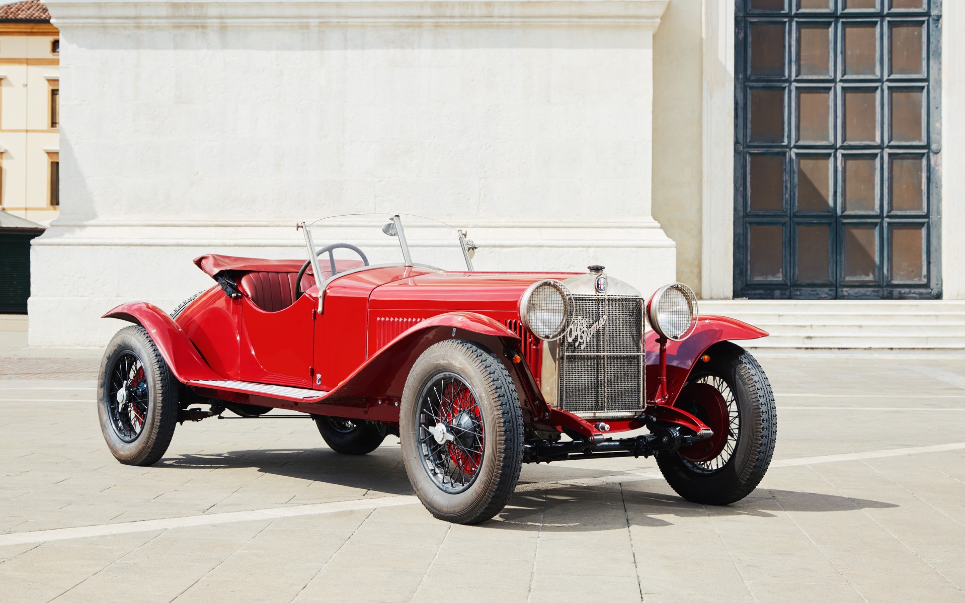 Με σπάνια κλασικά αυτοκίνητα στο Παρίσι η FCA