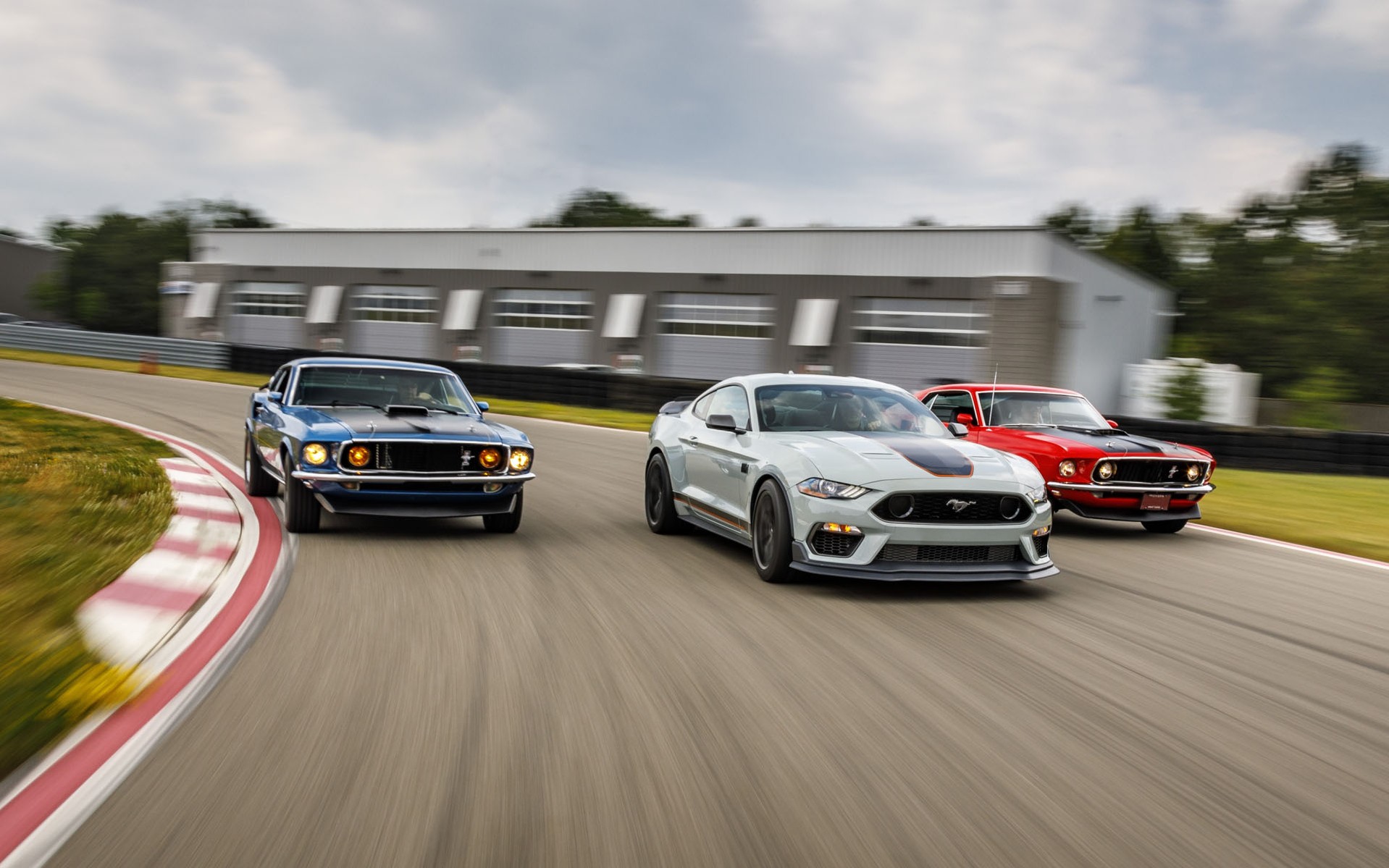 H Mustang Mach 1 ξαναγεννιέται! (video)