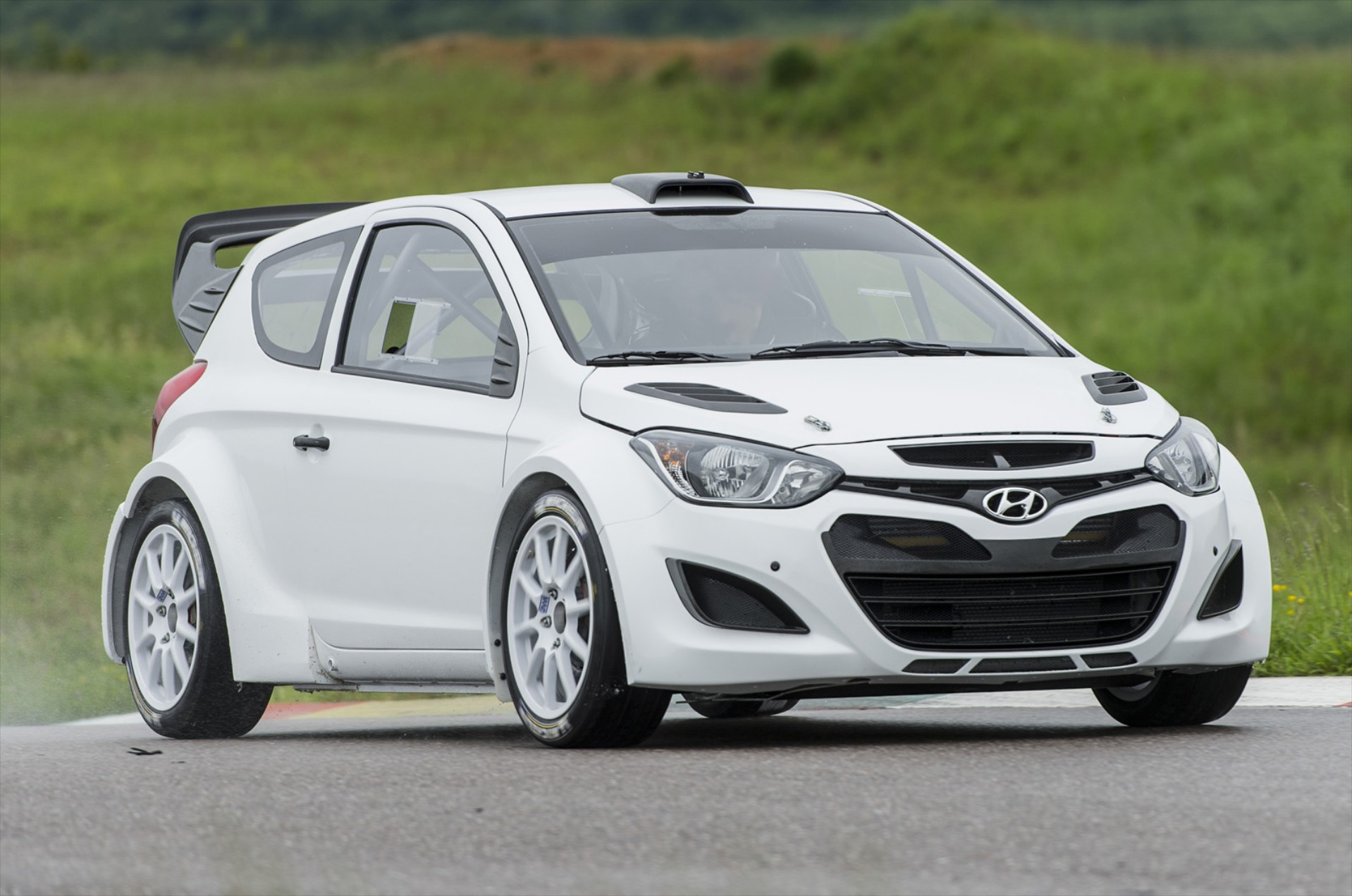 To Hyundai i20 WRC ξεκίνησε δοκιμές