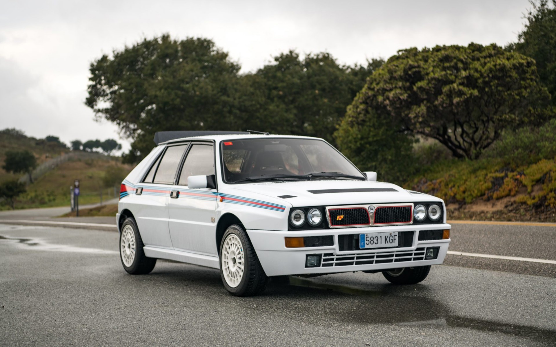 Αν ενδιαφέρεσαι για αυτή τη σπάνια Lancia Delta Integrale Martini Evo 5 πρέπει να βιαστείς!