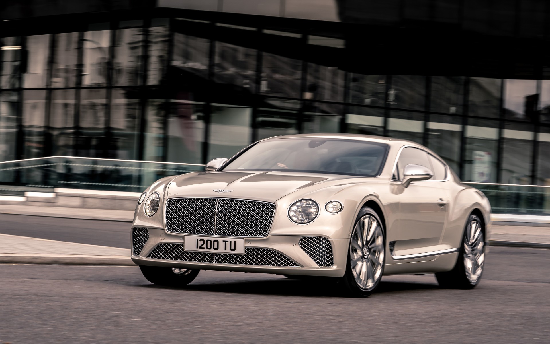 Νέα Bentley Continental GT Coupe: Επισκιάζοντας την cabrio