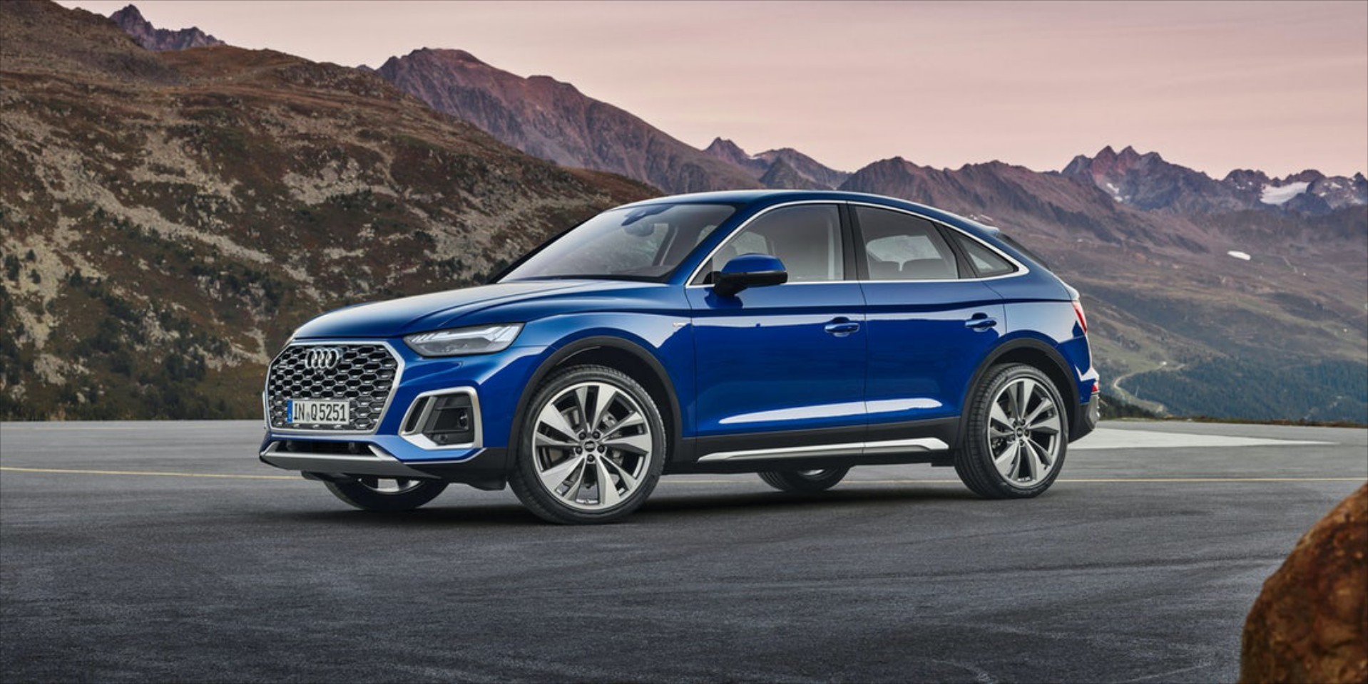 Η Audi παρουσιάζει το Q5 Sportback: σπορ, κομψό, coupe