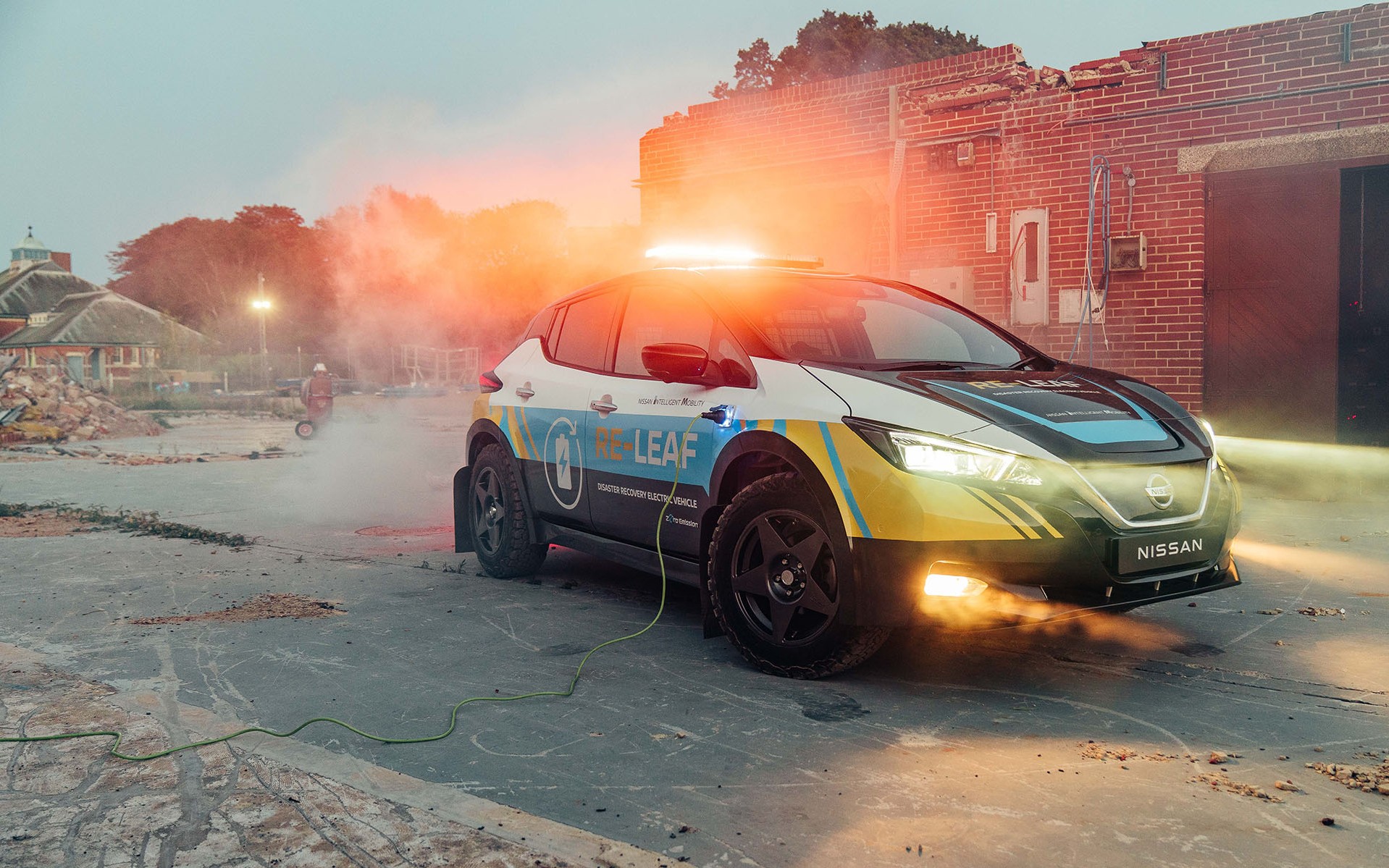 Nissan Re-Leaf: Ο ηλεκτρικός first-responder που δεν κολλάει πουθενά (video)