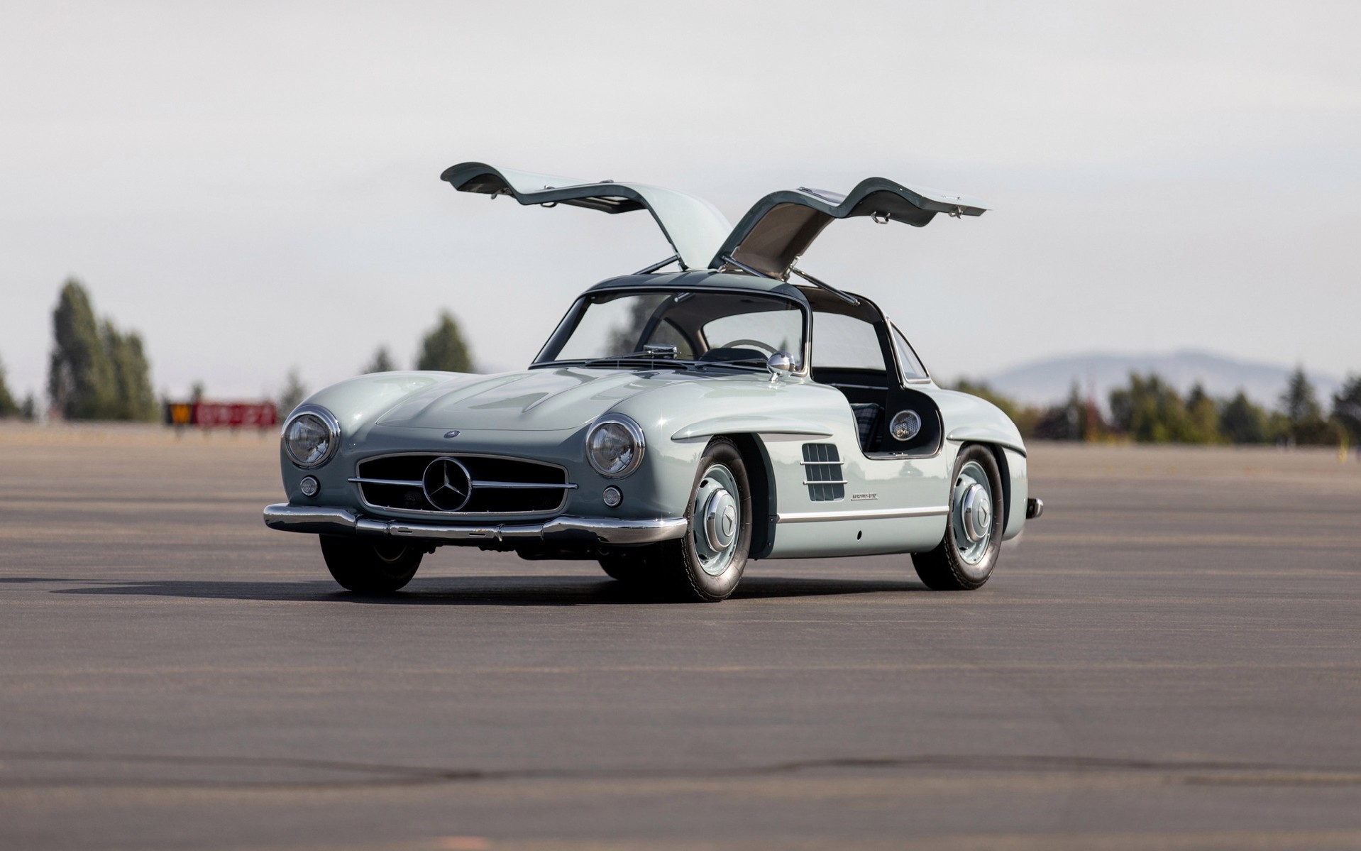 Πόσο πωλήθηκε μία σπάνια Mercedes-Benz 300 SL Gullwing μέσω διαδικτύου; 