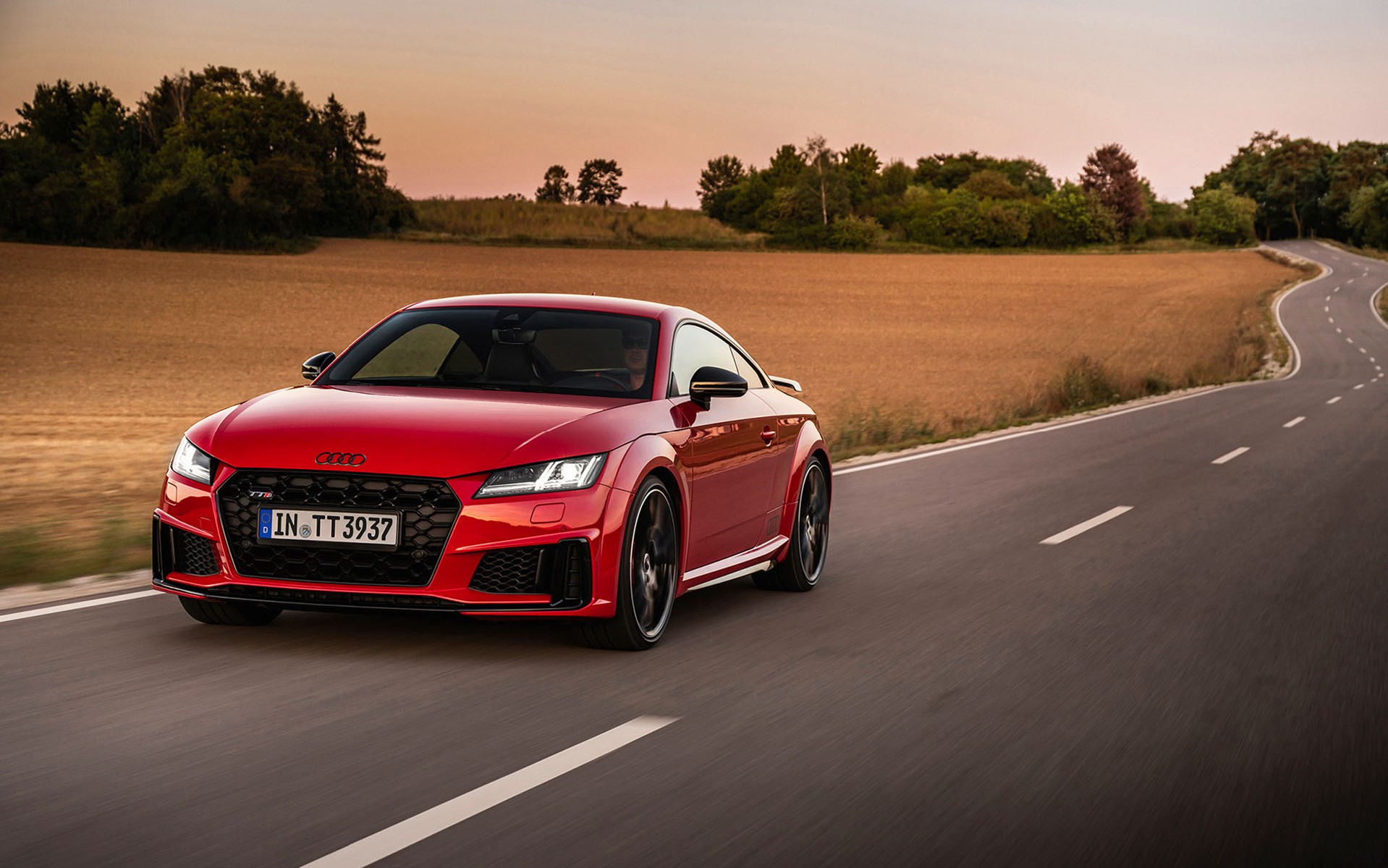 Το Audi TTS competition plus έγινε πιο σπορ