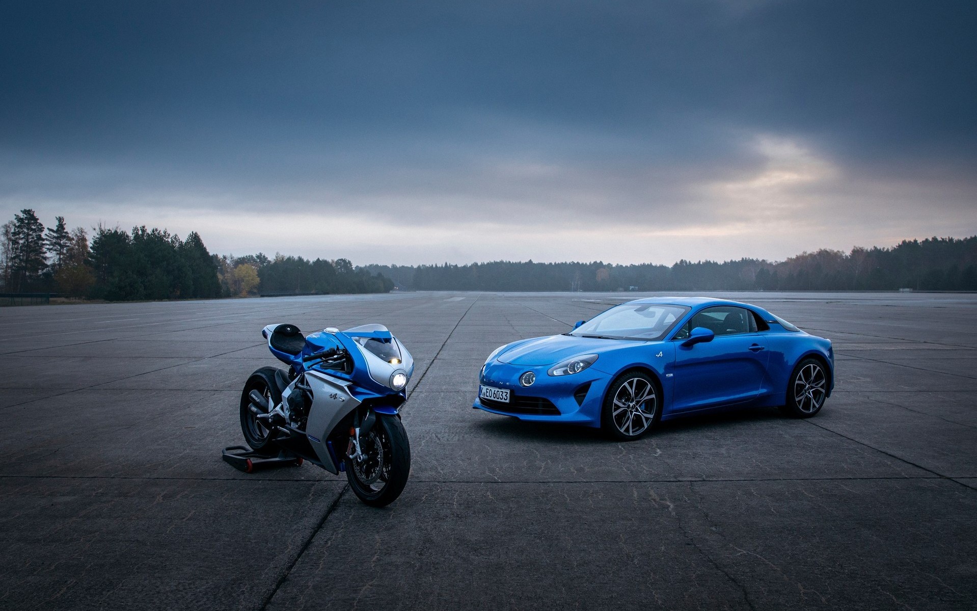 MV Agusta Superveloce Alpine: Εμπνευσμένη από την A110 (video)