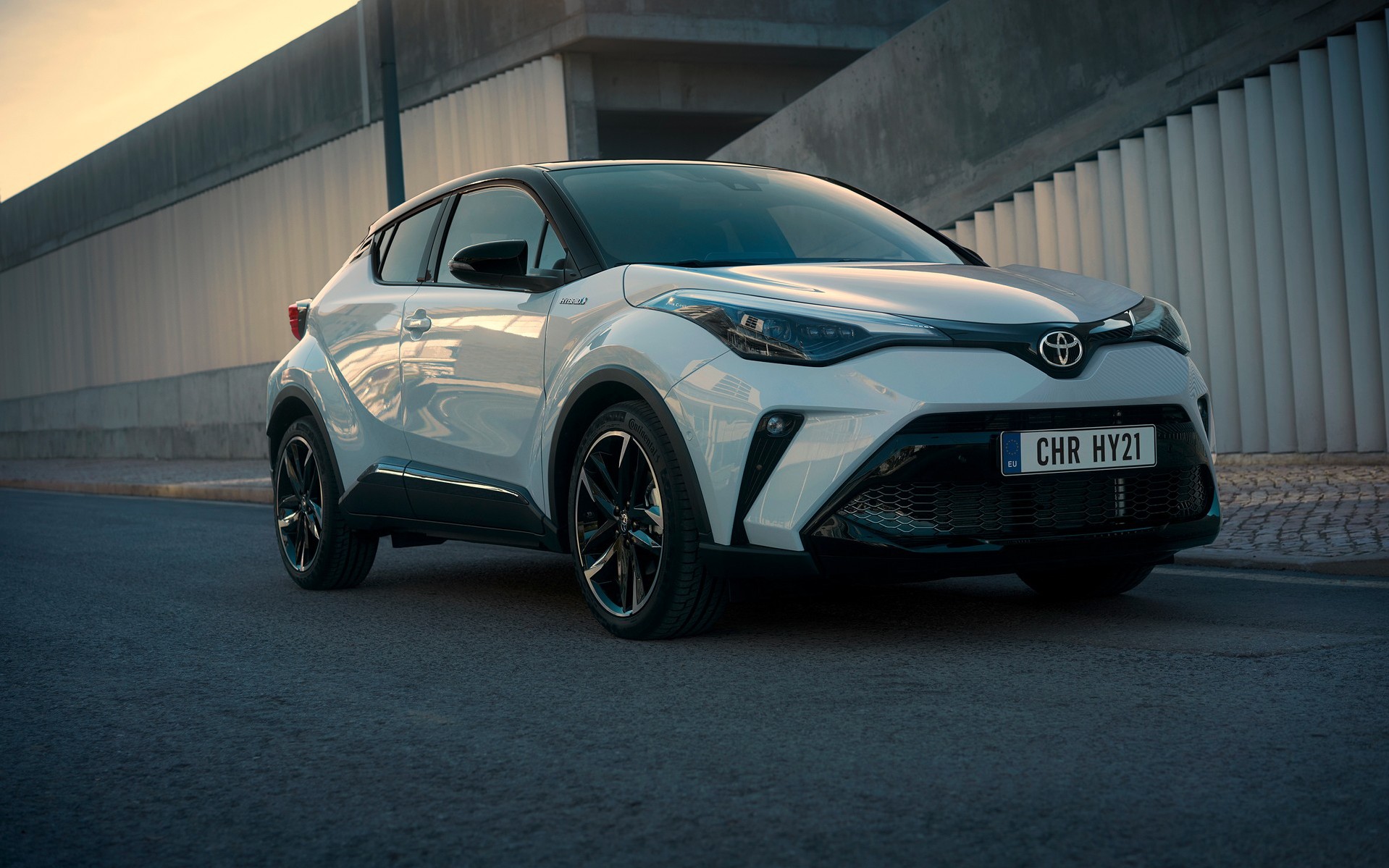 Aυτό είναι το νέο Toyota C-HR GR! Πόσο κοστίζει στη χώρα μας;