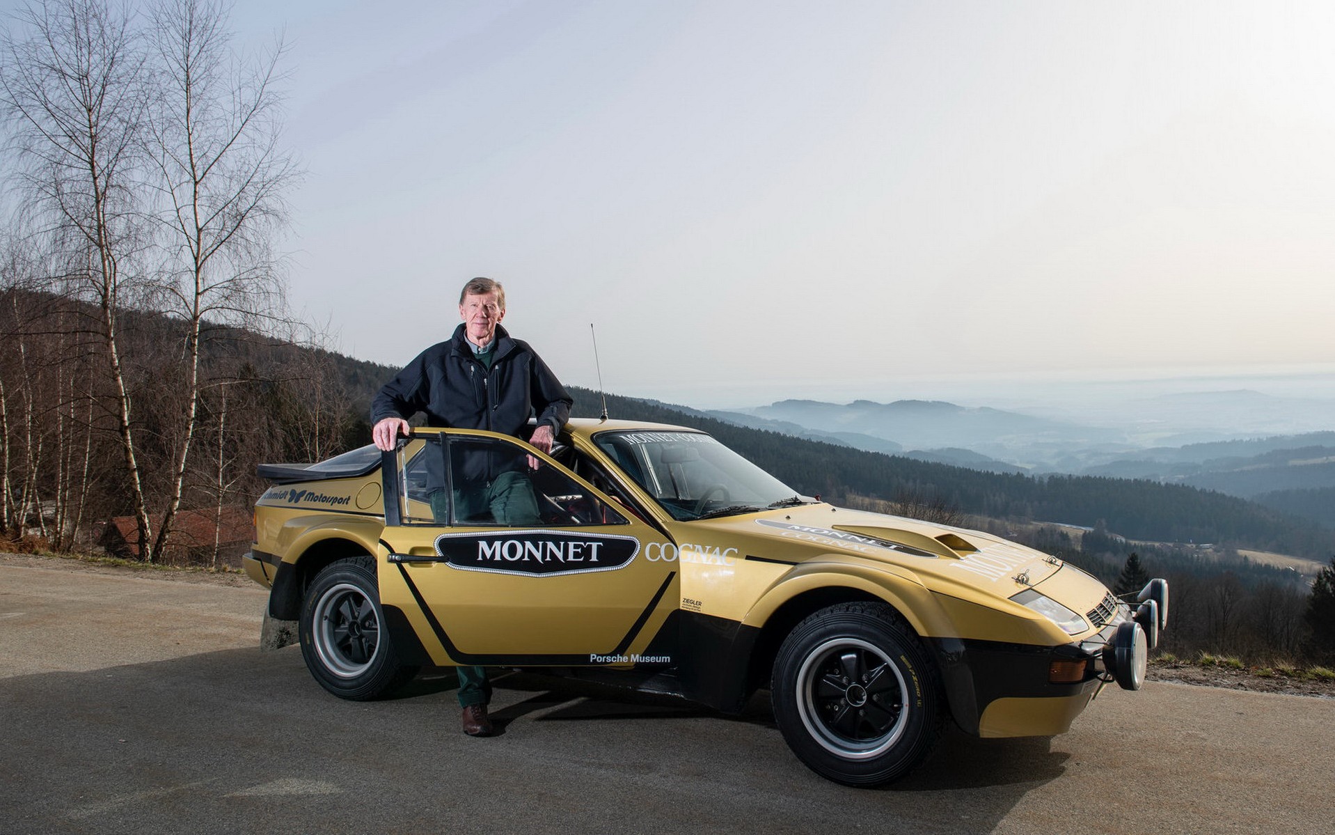 Η Porsche κάνει δώρο στον Walter Röhrl την αναβίωση της αγωνιστικής του Carrera GTS 924 Rally Car