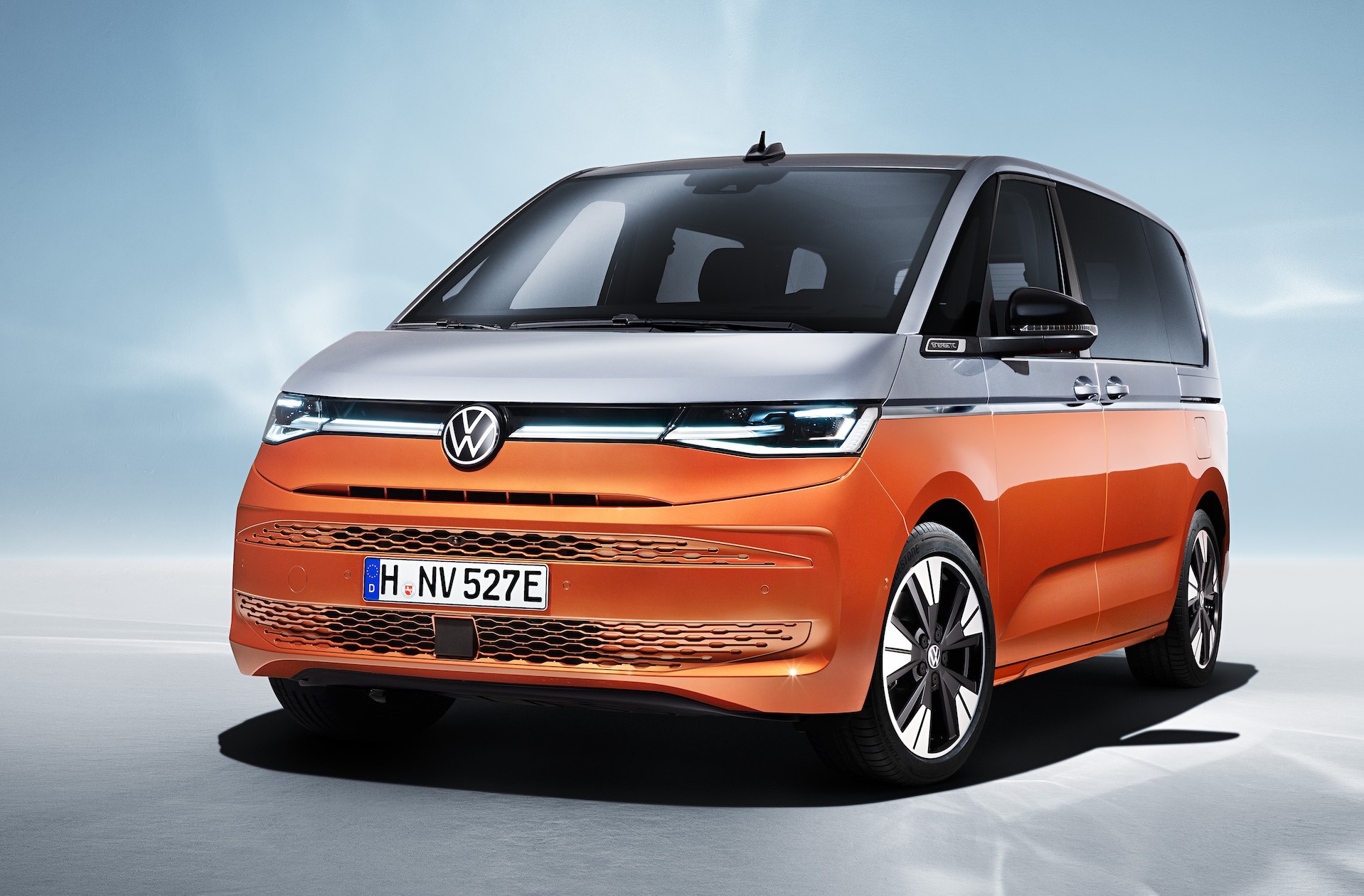 Το Volkswagen Multivan επιστρέφει με τεχνολογία plug-in hybrid