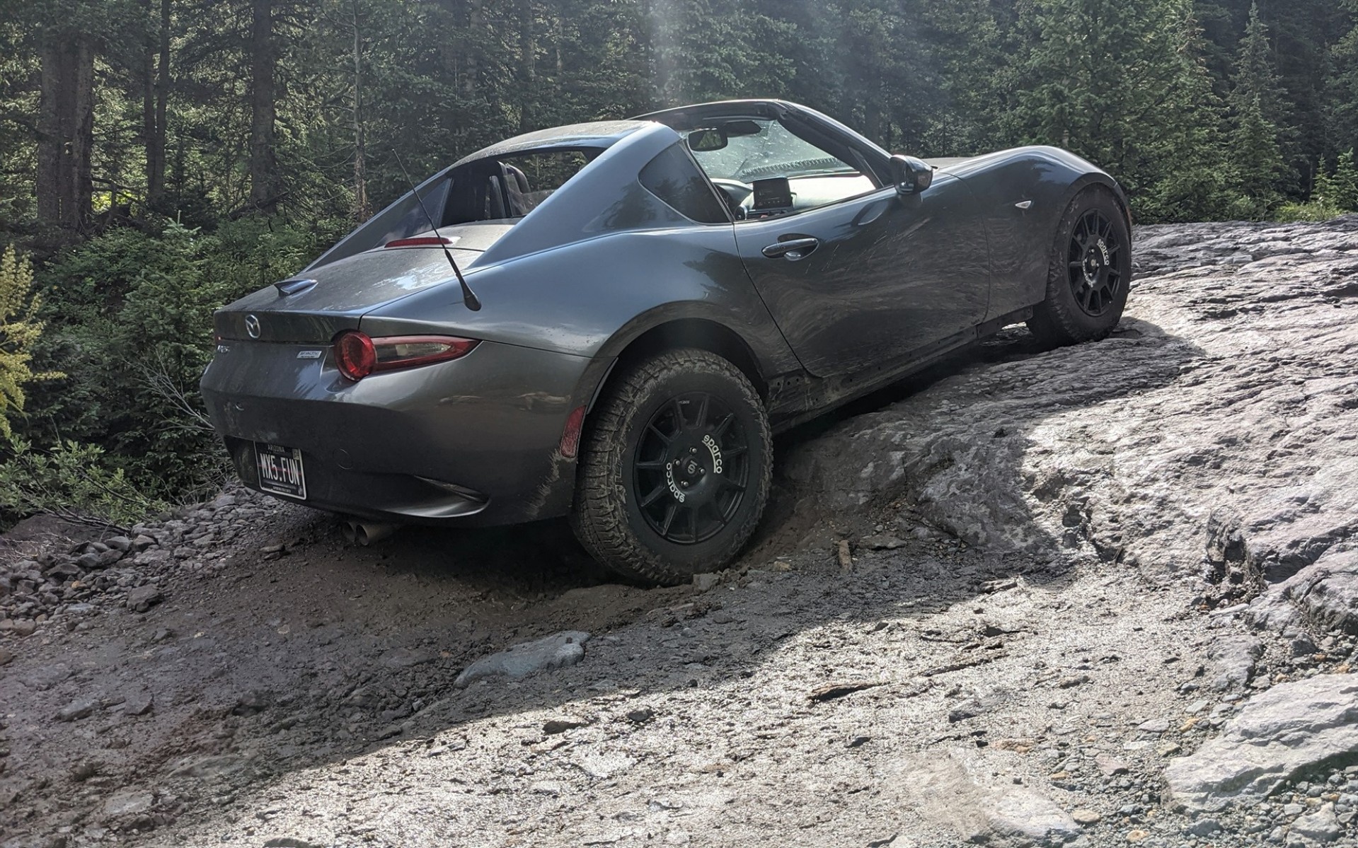  Ένα Mazda MX-5 φόρεσε off road «παπούτσια» και κατακτά τα βουνά 
